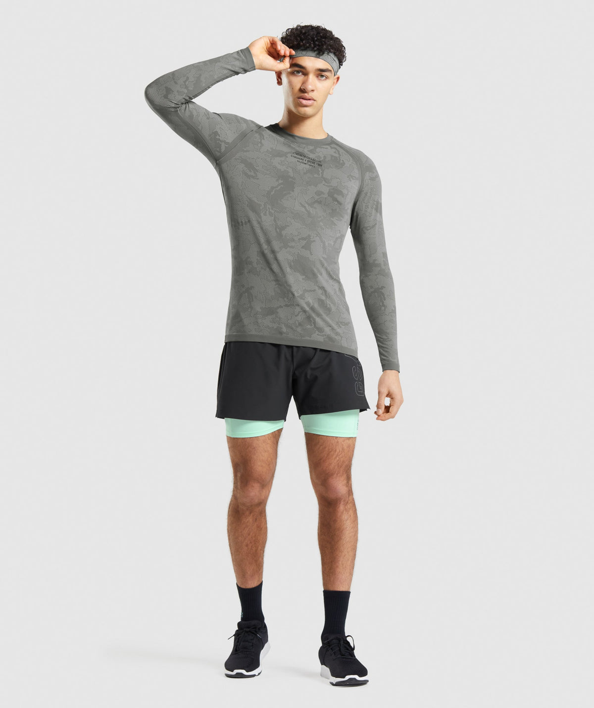 gymshark-steve-cook-long-sleeve-seamless-t-shirt-charcoal-grey-smokey-grey-ss22