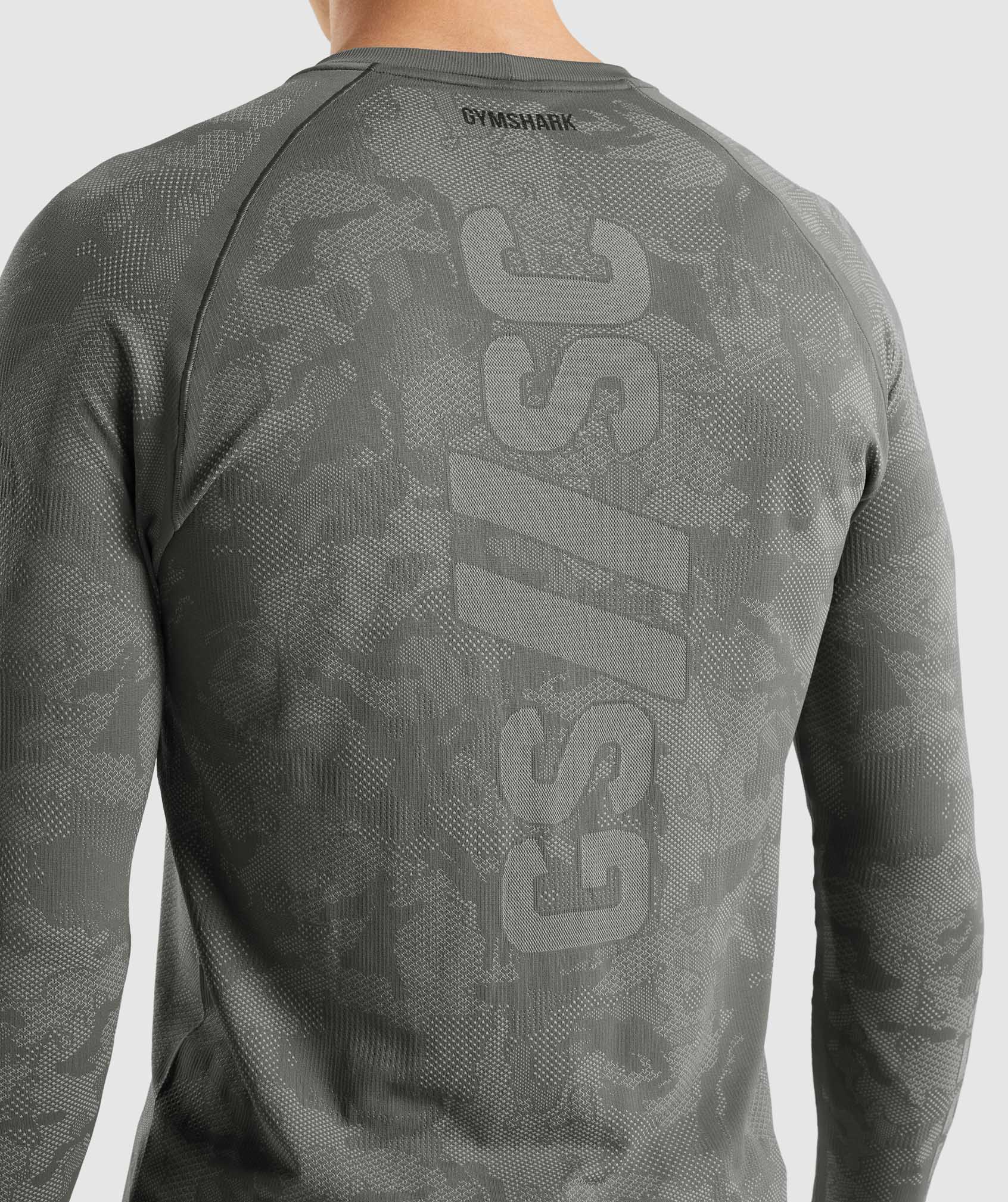 gymshark-steve-cook-long-sleeve-seamless-t-shirt-charcoal-grey-smokey-grey-ss22