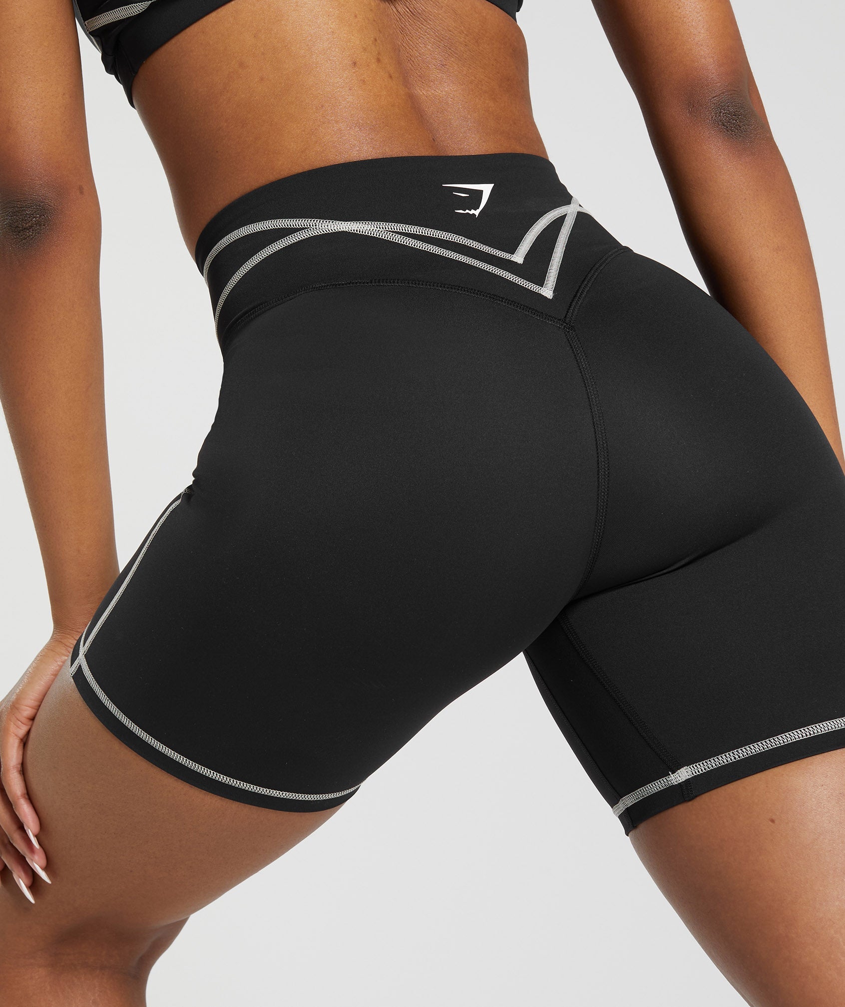 gymshark-stitch-feature-shorts-black-ss24