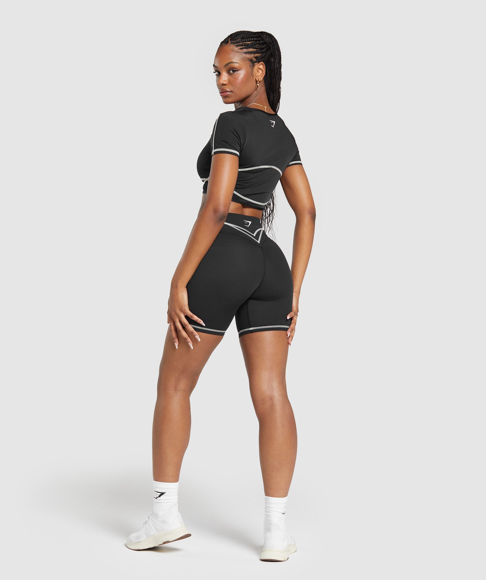 gymshark-stitch-feature-shorts-black-ss24