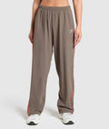 gymshark-stitch-feature-woven-pants-camo-brown-ss25