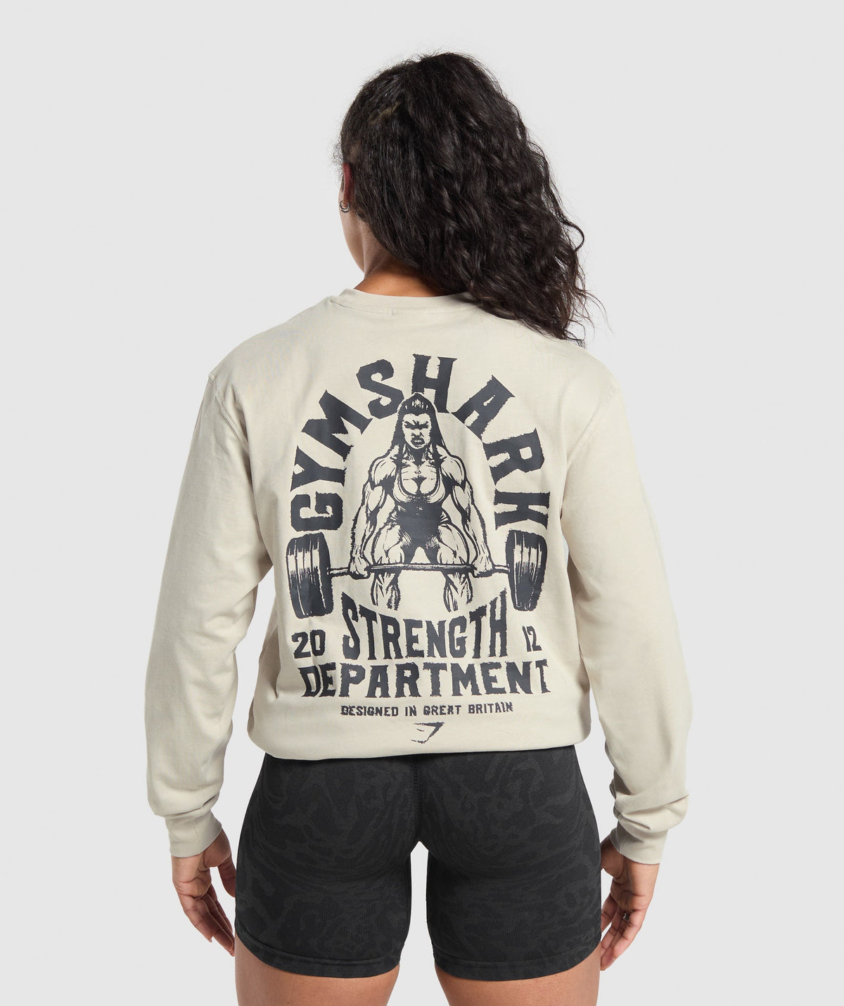 gymshark-strength-department-graphic-ls-top-pebble-grey-aw24