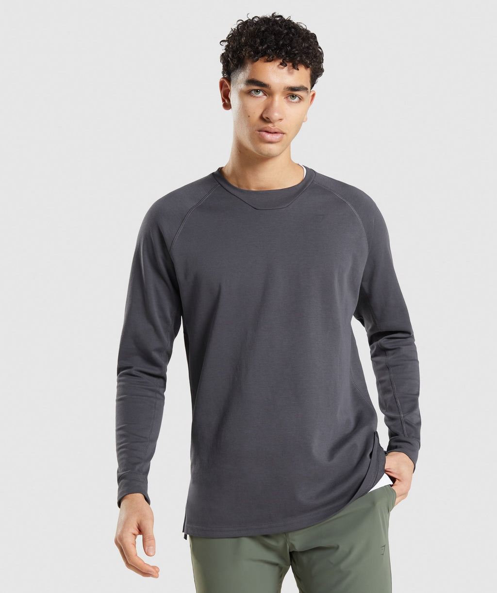 gymshark-studio-crew-onyx-grey-ss22