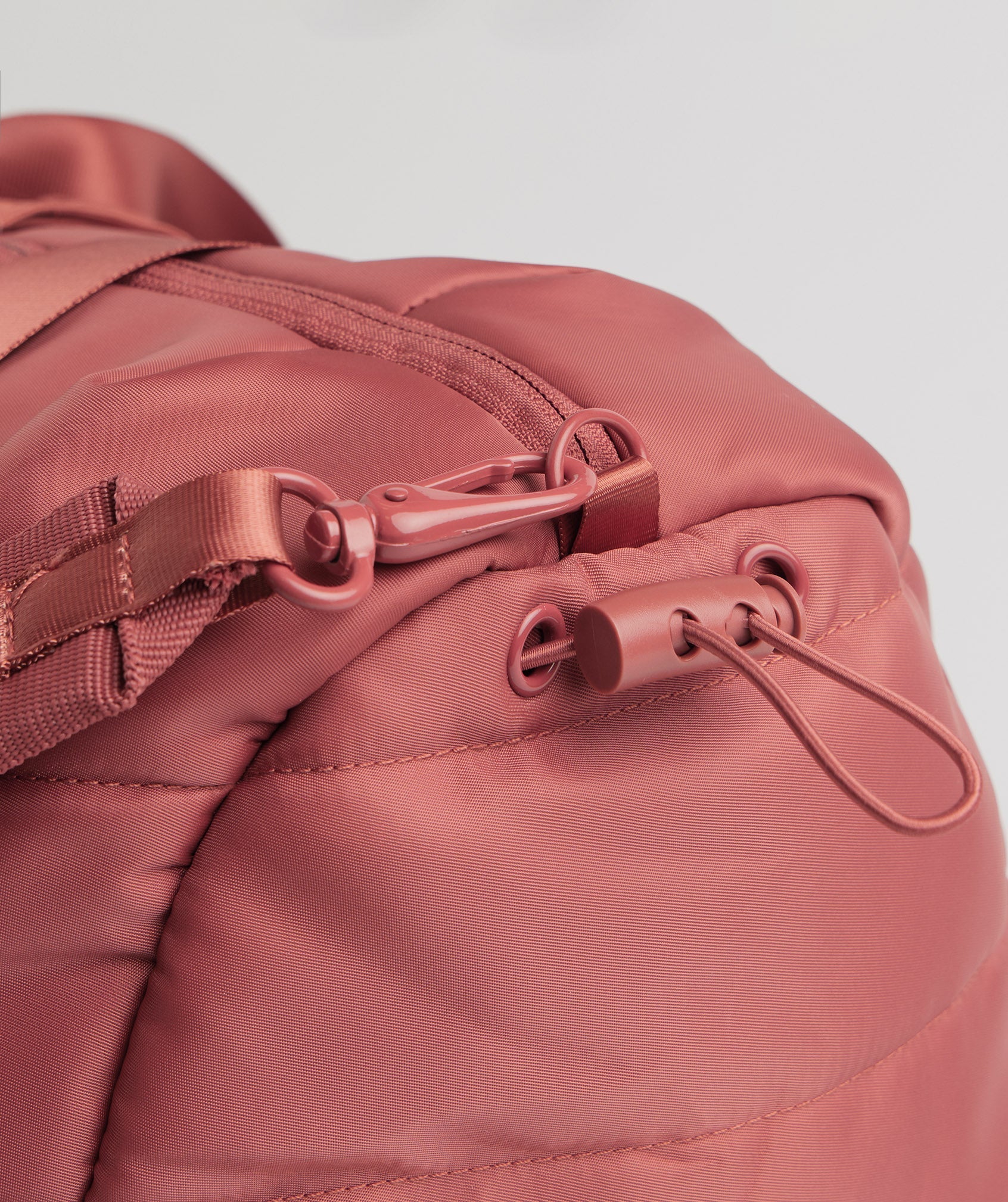 gymshark-studio-holdall-rose-brown-aw22