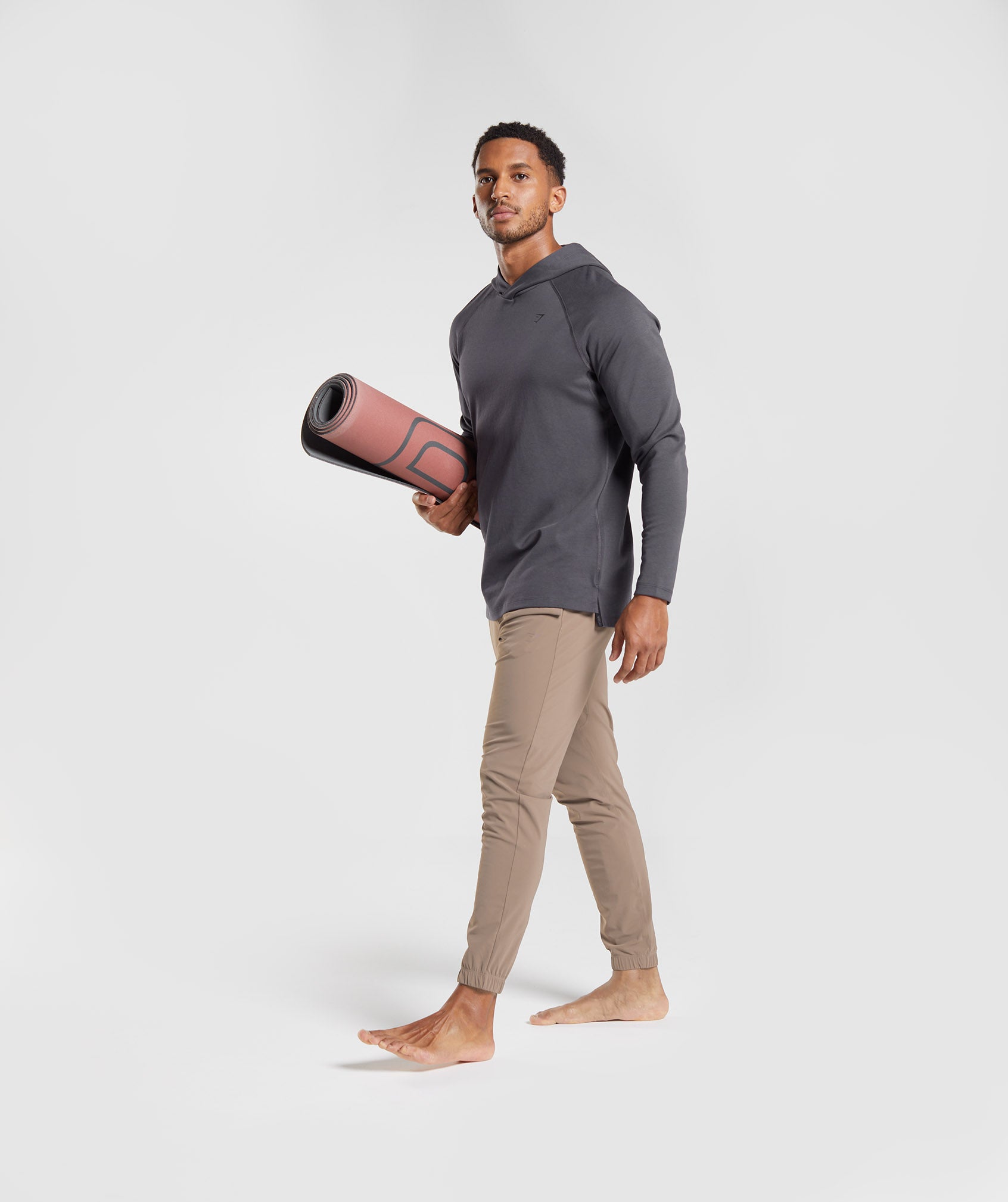 gymshark-studio-hoodie-onyx-grey-aw22