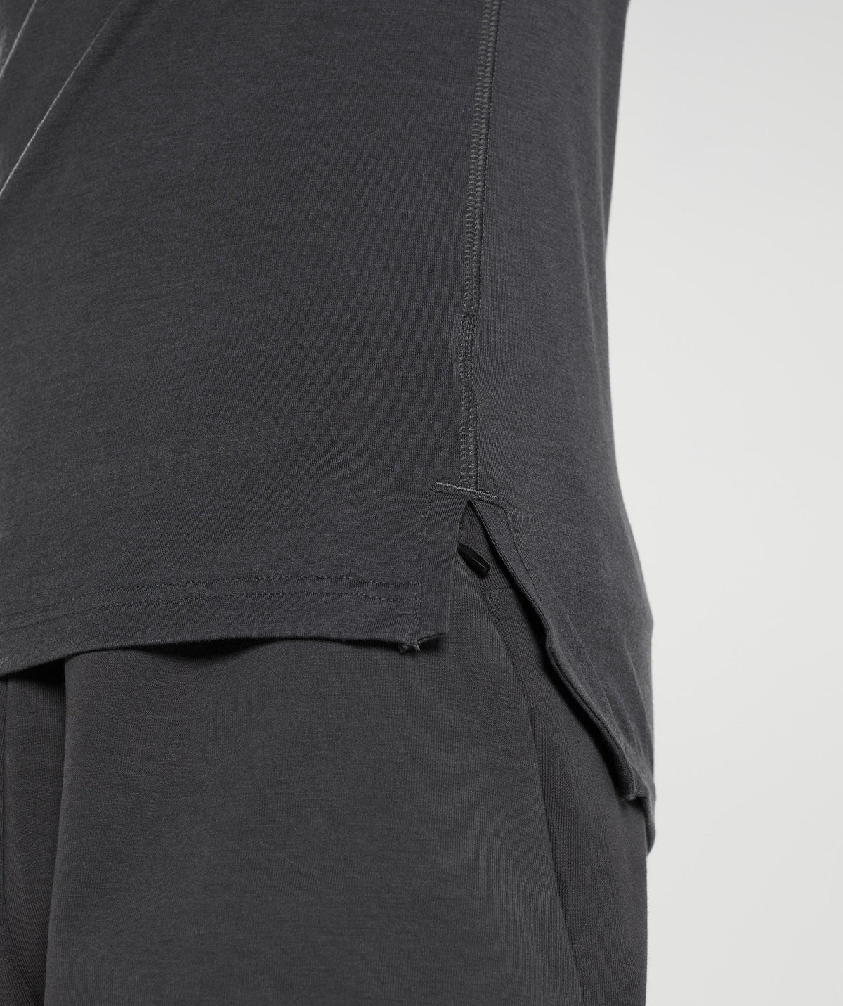 gymshark-studio-t-shirt-onyx-grey-aw22