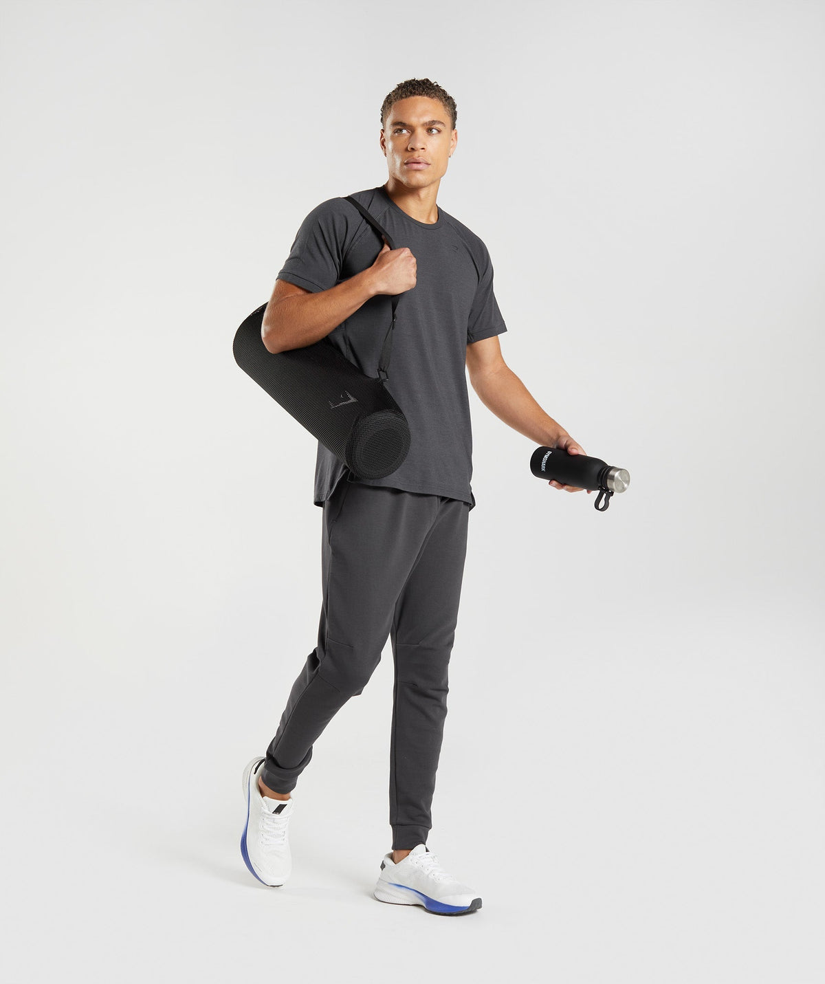 gymshark-studio-t-shirt-onyx-grey-aw22