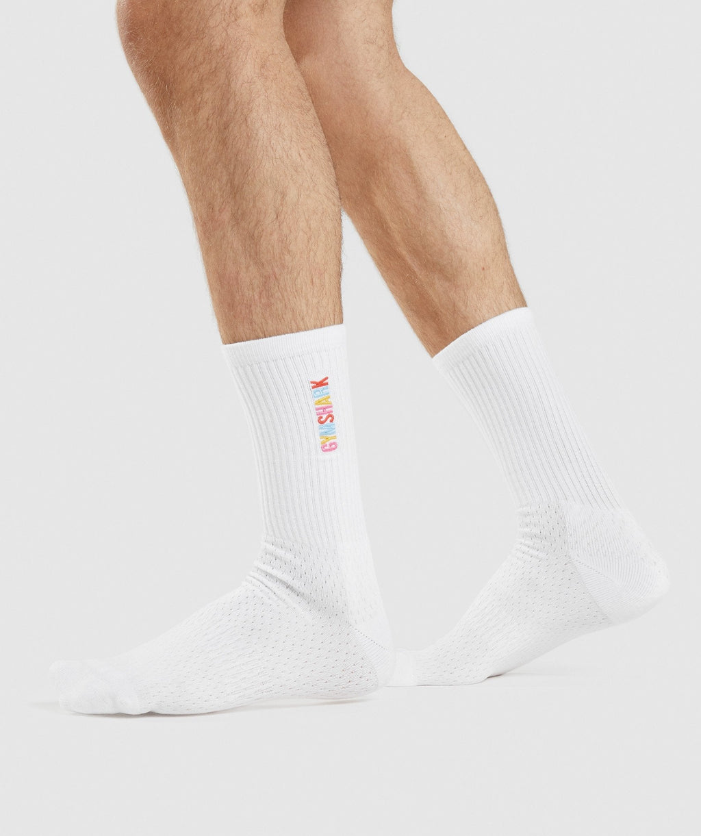 gymshark-sundae-crew-socks-white-aw21