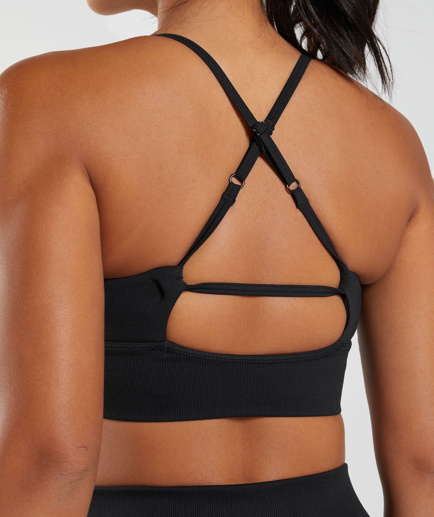 gymshark-sweat-seamless-longline-sports-bra-black-ss23