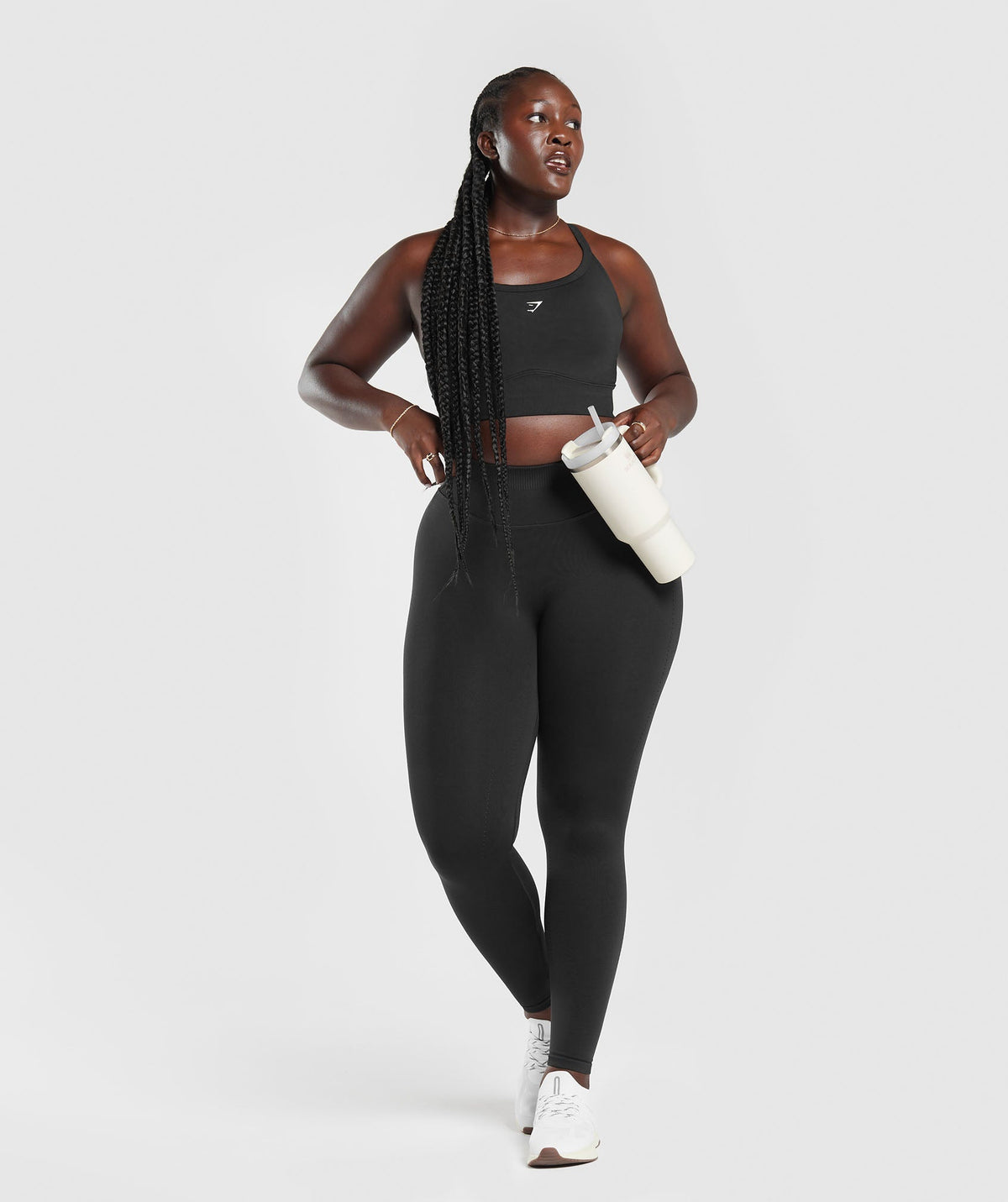 gymshark-sweat-seamless-longline-sports-bra-black-ss23