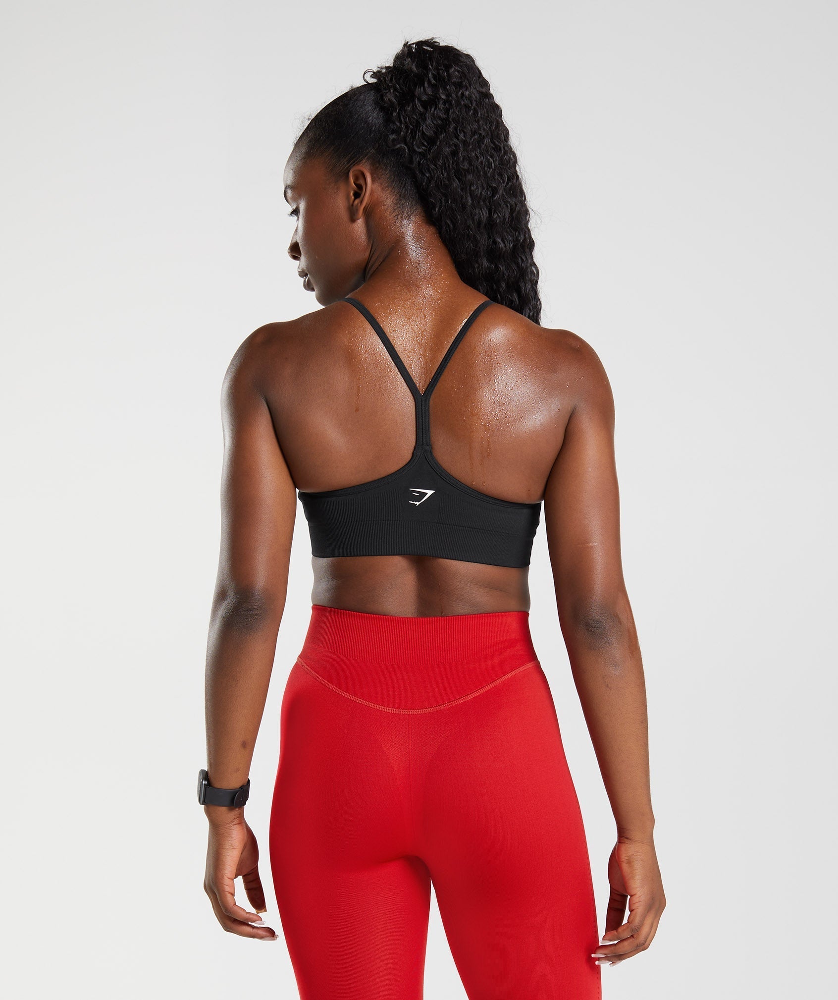 gymshark-sweat-seamless-sports-bra-black-aw22