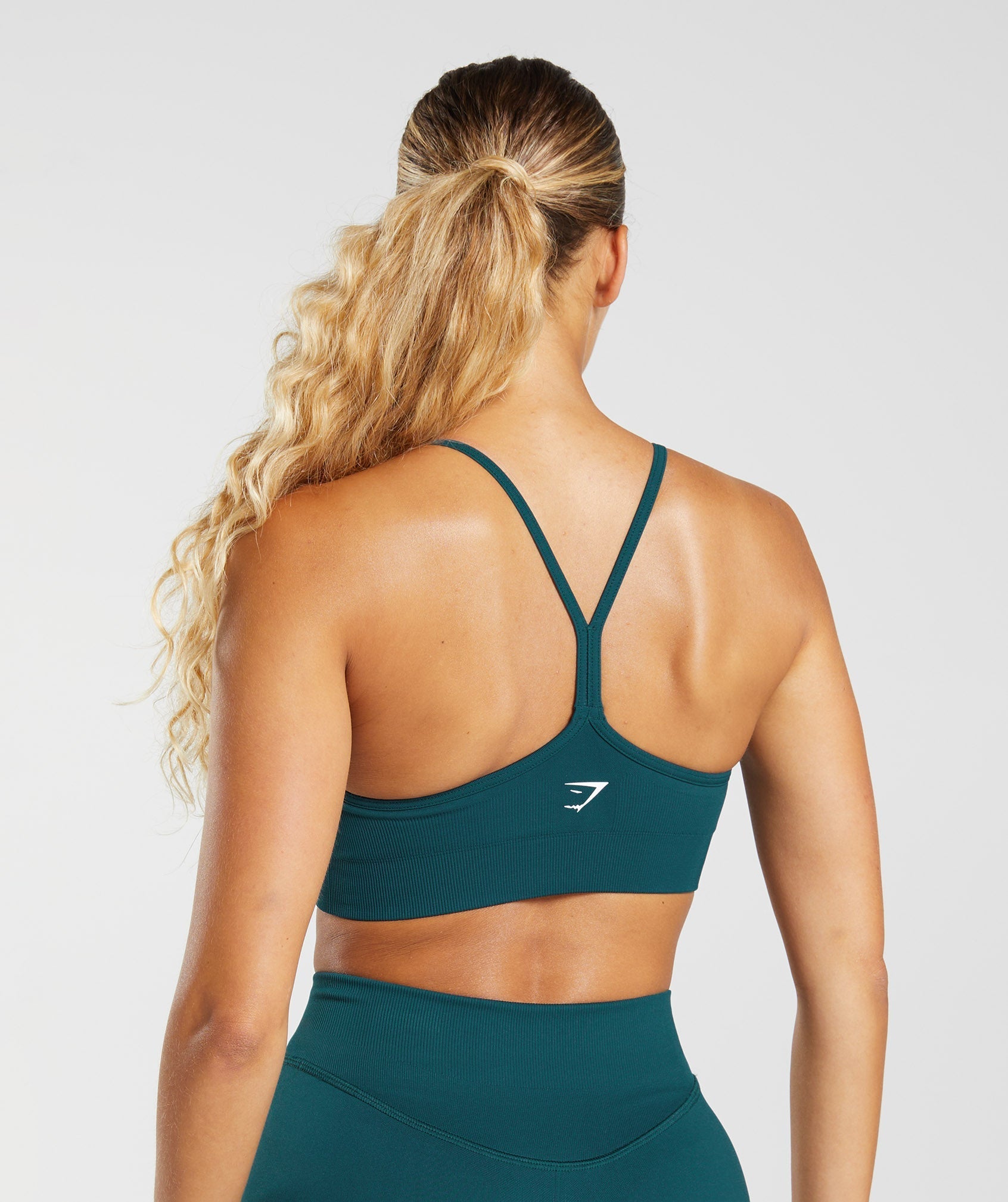 gymshark-sweat-seamless-sports-bra-winter-teal-aw22