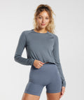 gymshark-sweat-seamless-long-sleeve-crop-top-evening-blue-ss23