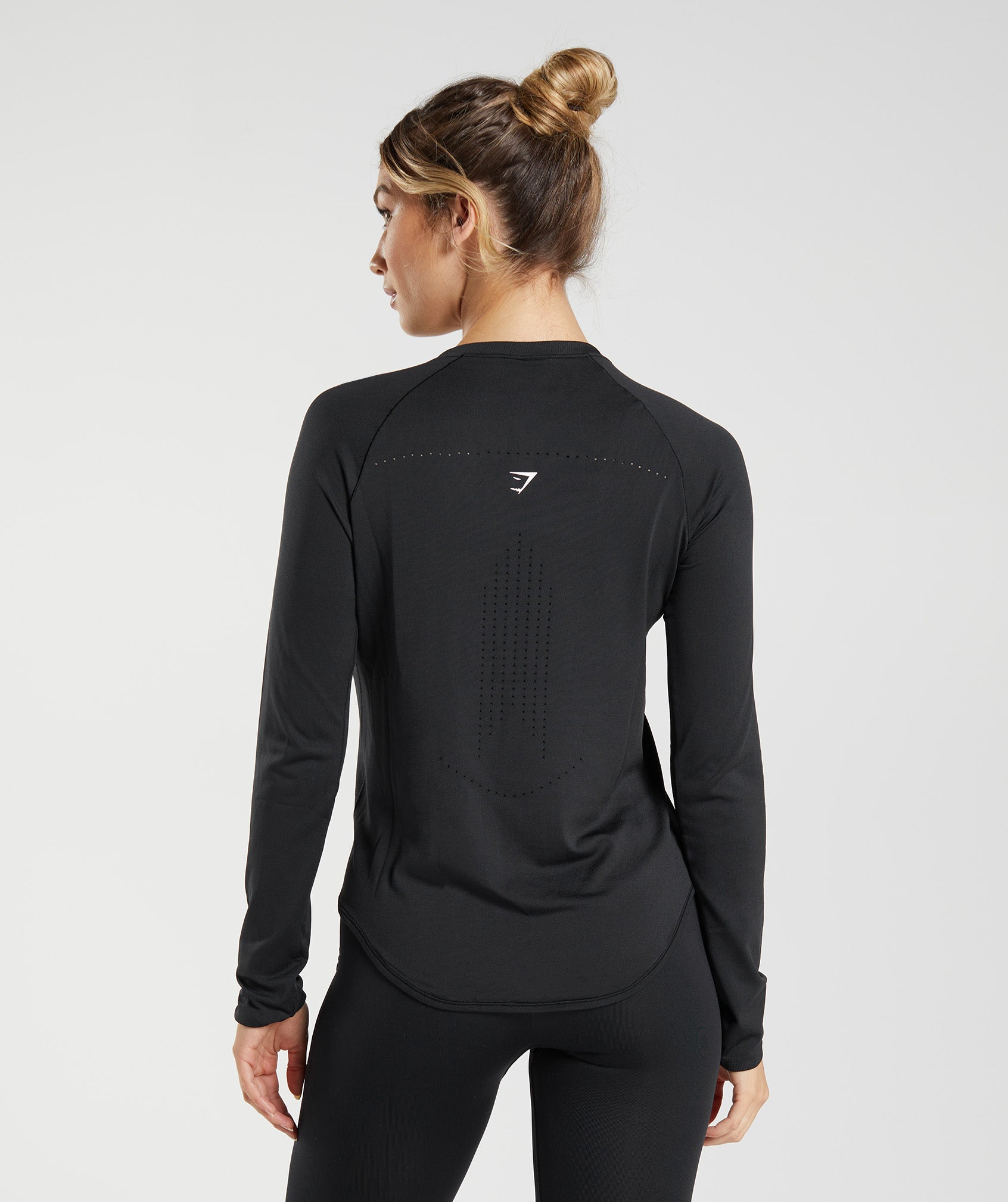 gymshark-sweat-seamless-long-sleeve-top-black-aw22