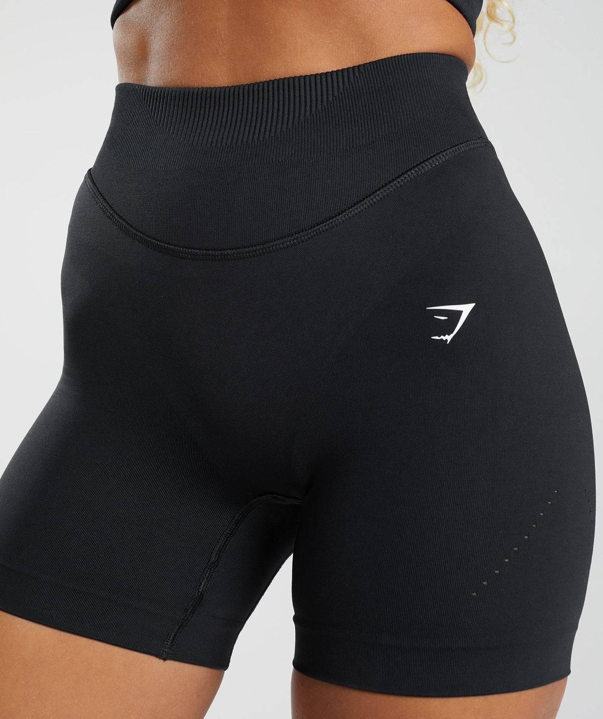 gymshark-sweat-seamless-sculpt-shorts-black-aw22