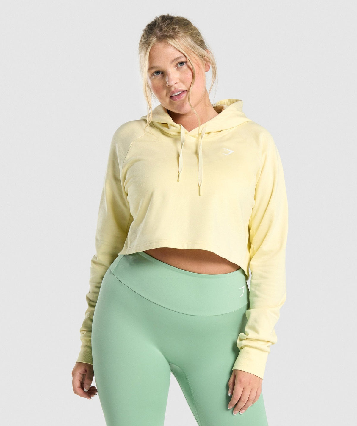 gymshark-training-cropped-hoodie-light-yellow