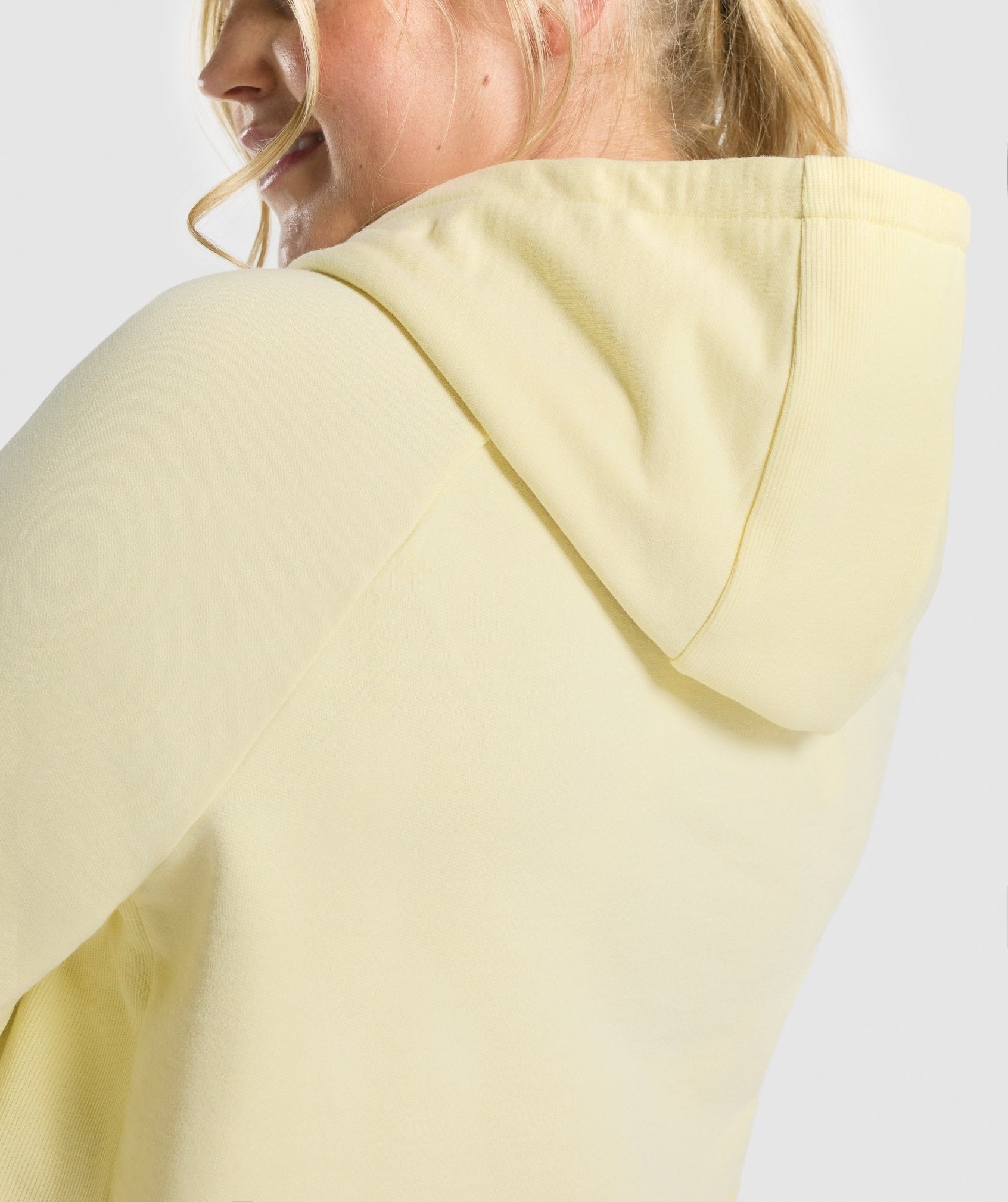 gymshark-training-cropped-hoodie-light-yellow