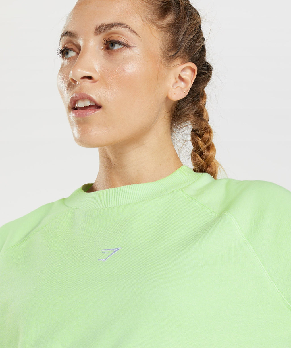 gymshark-training-cropped-sweater-kiwi-green-aw22