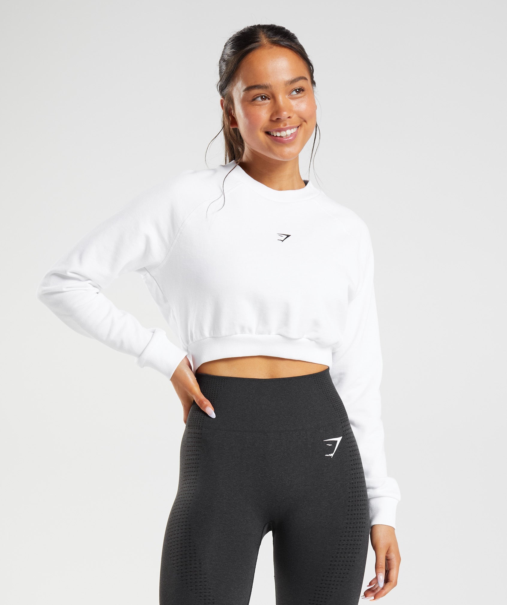 gymshark-training-cropped-sweater-white-aw22