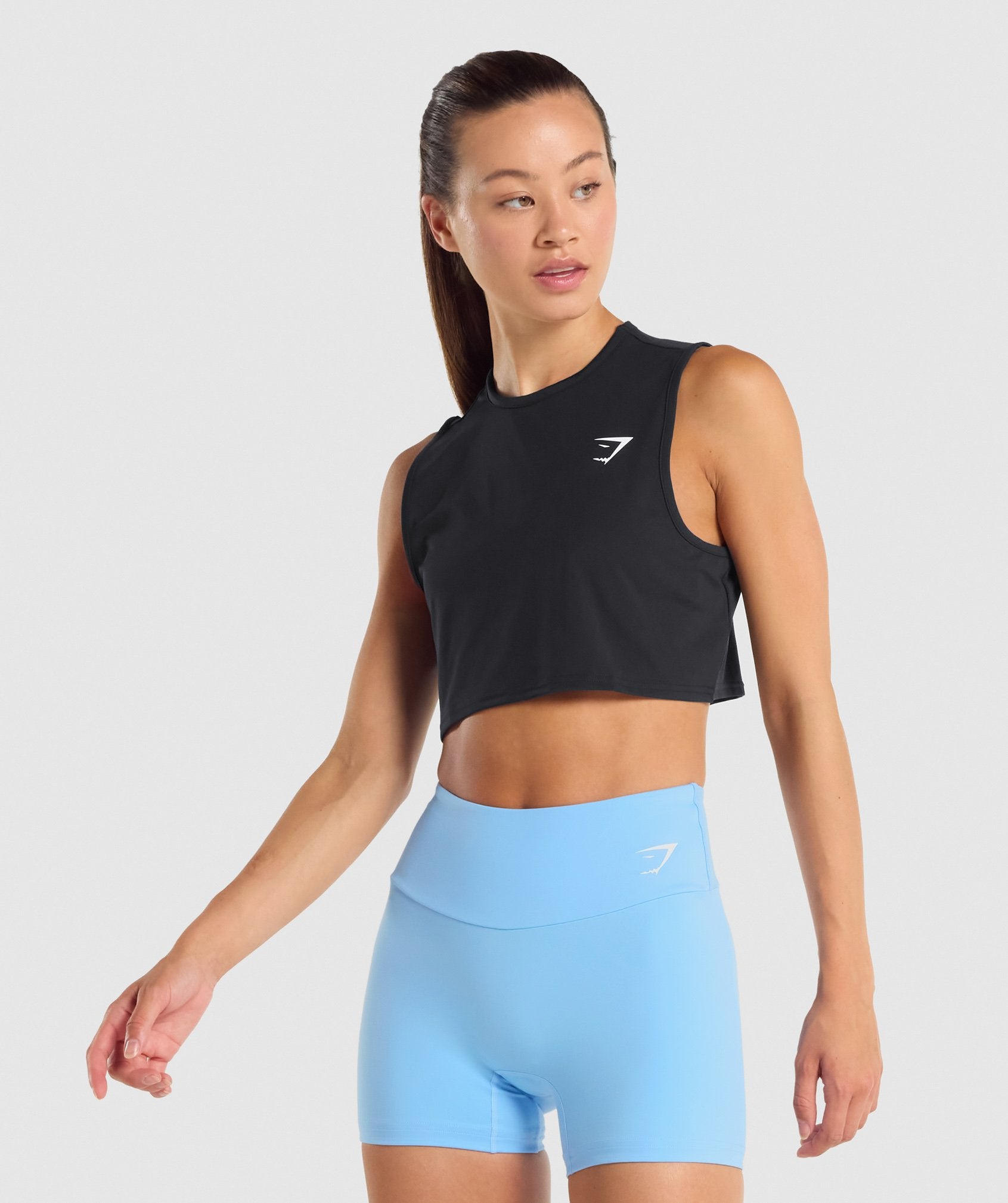 gymshark-training-crop-tank-black-white-logo