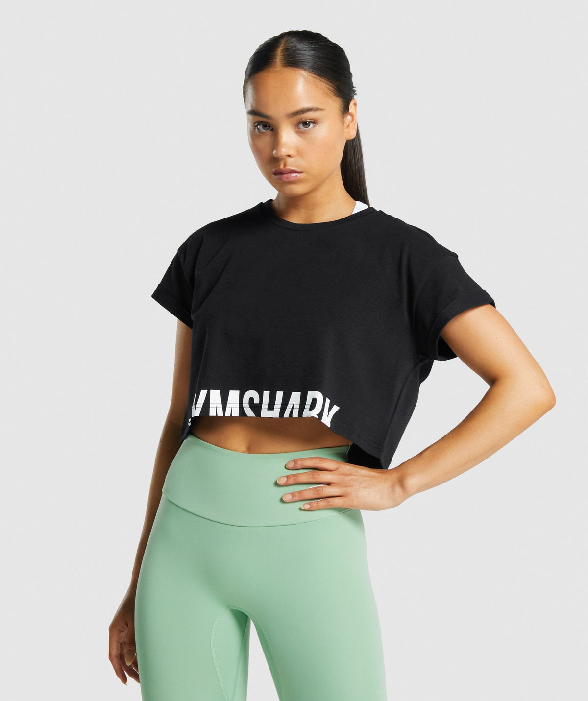 gymshark-fraction-crop-top-black-boxy