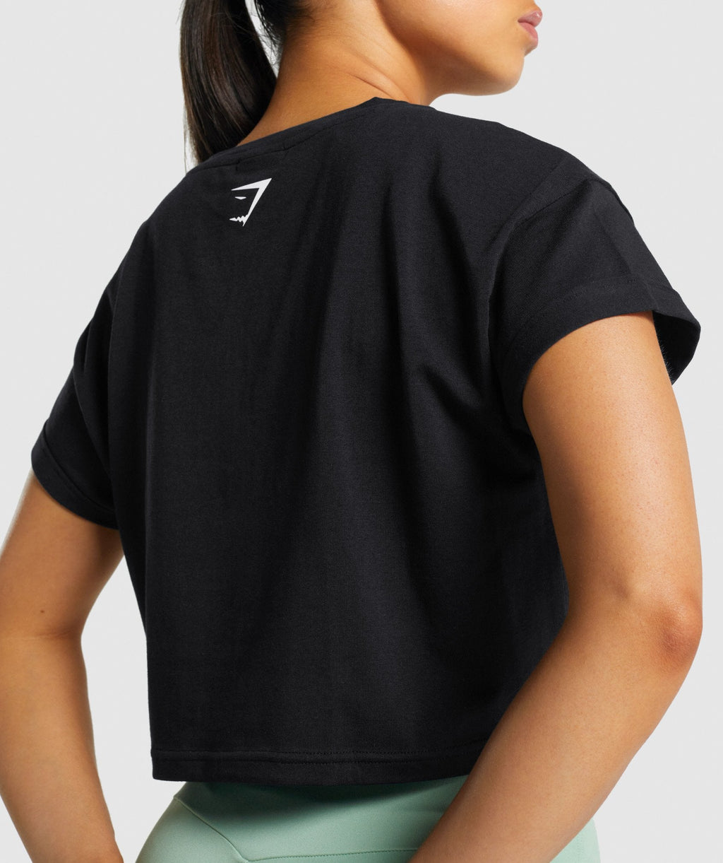 gymshark-fraction-crop-top-black-boxy