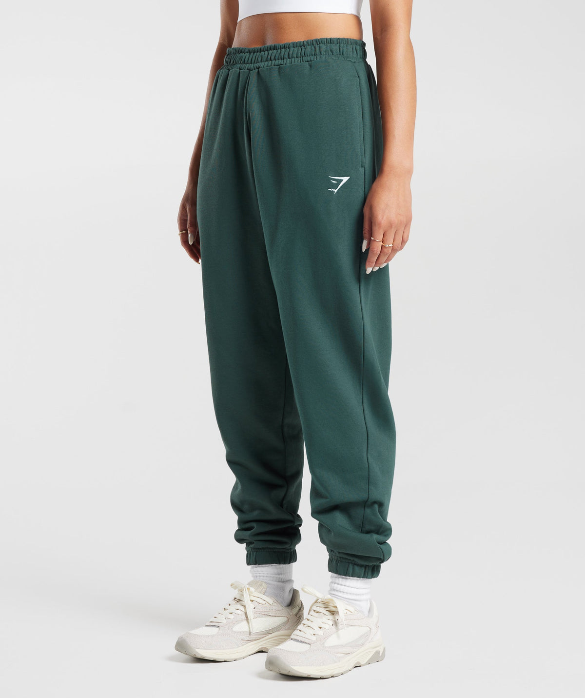 gymshark-training-fleece-joggers-fog-green-aw23