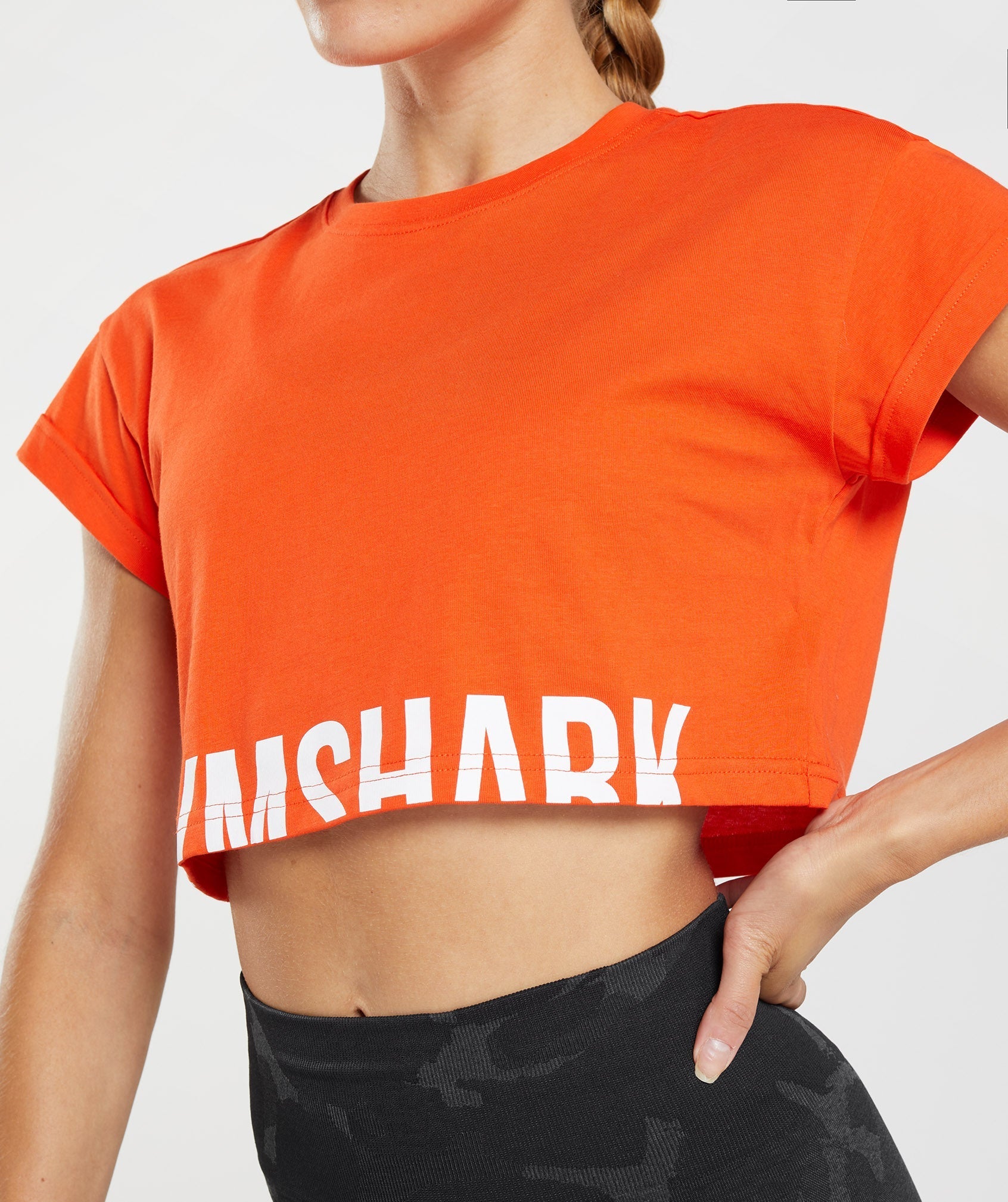 gymshark-fraction-crop-top-pepper-red-aw22