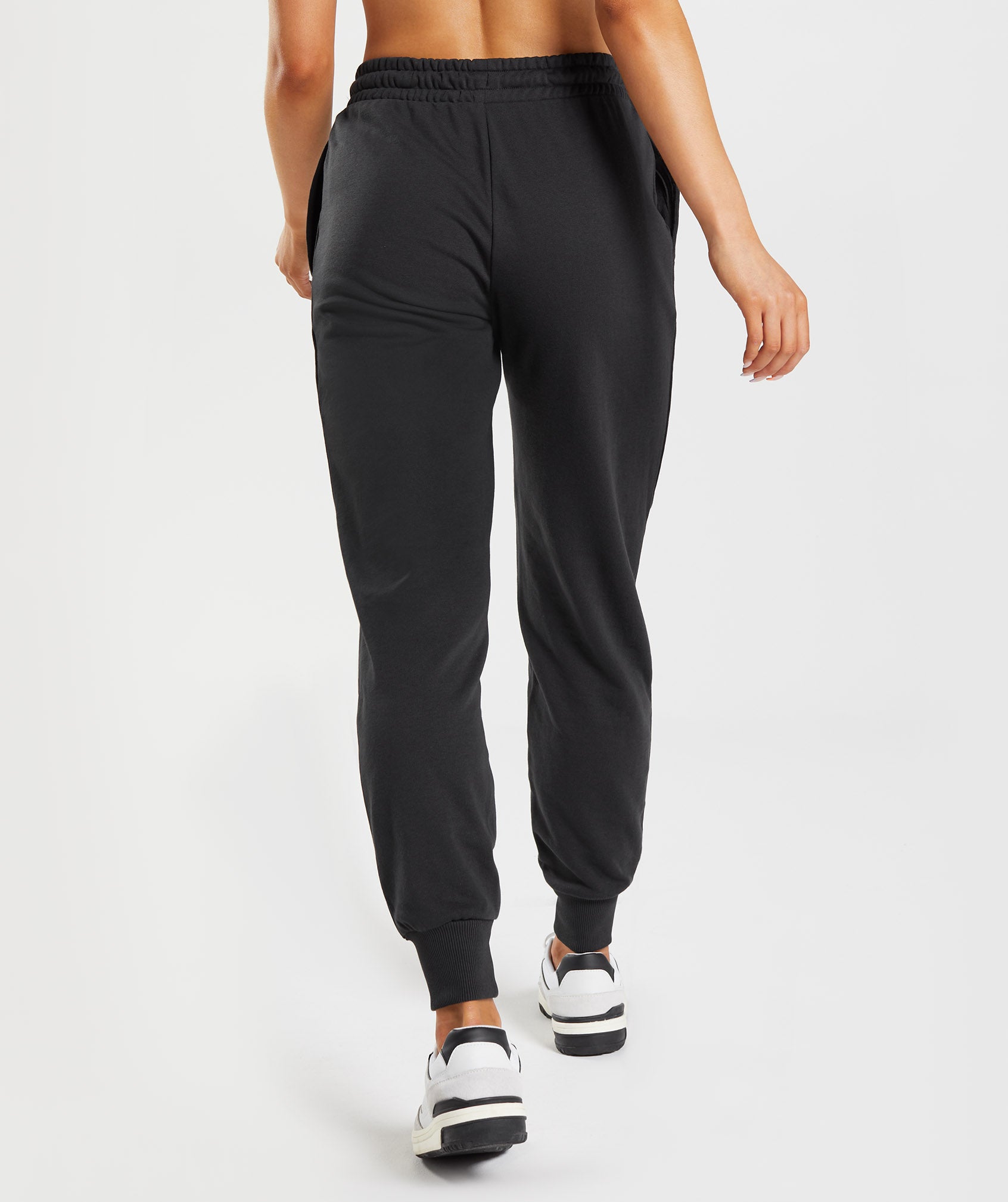 gymshark-training-joggers-black-aw22