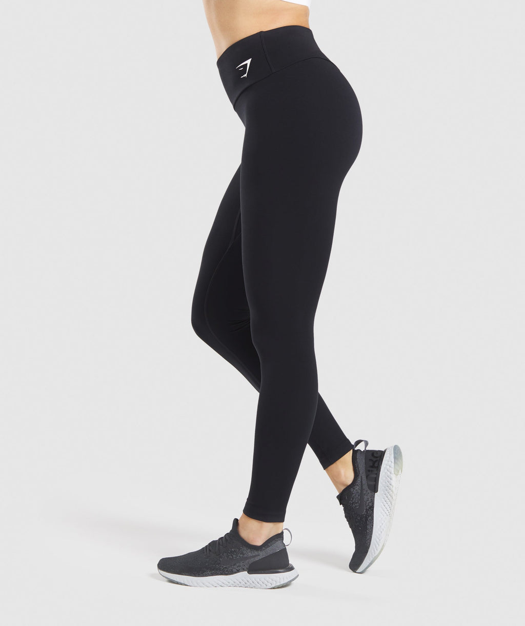 gymshark-training-leggings-black-white-logo
