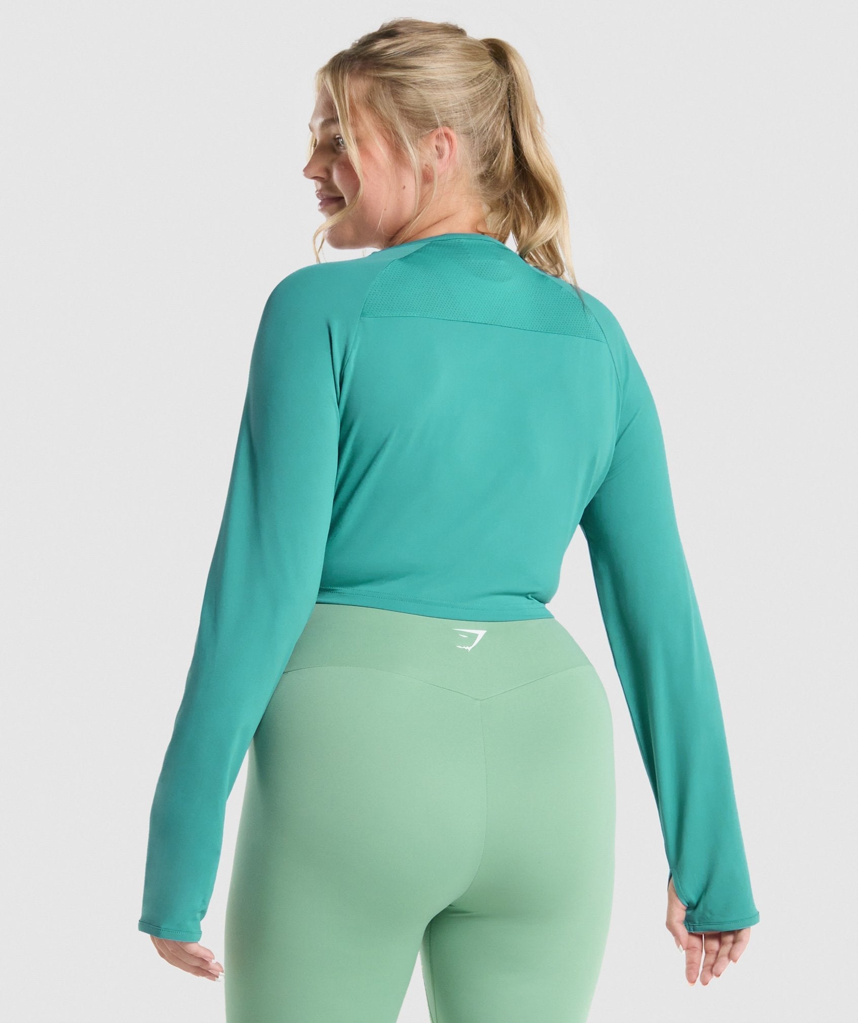 gymshark-training-long-sleeve-crop-top-fauna-teal
