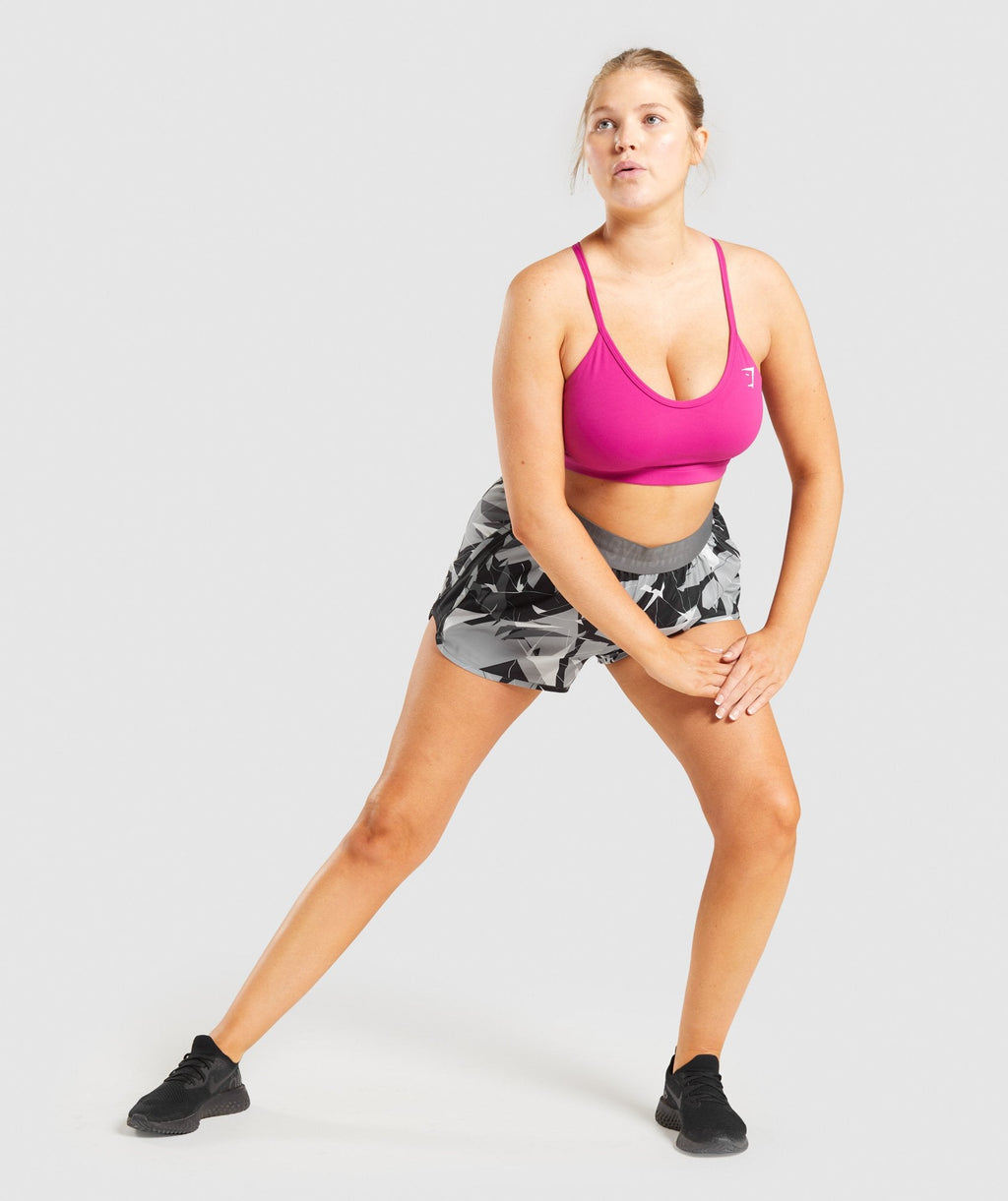 gymshark-training-loose-fit-shorts-black-print