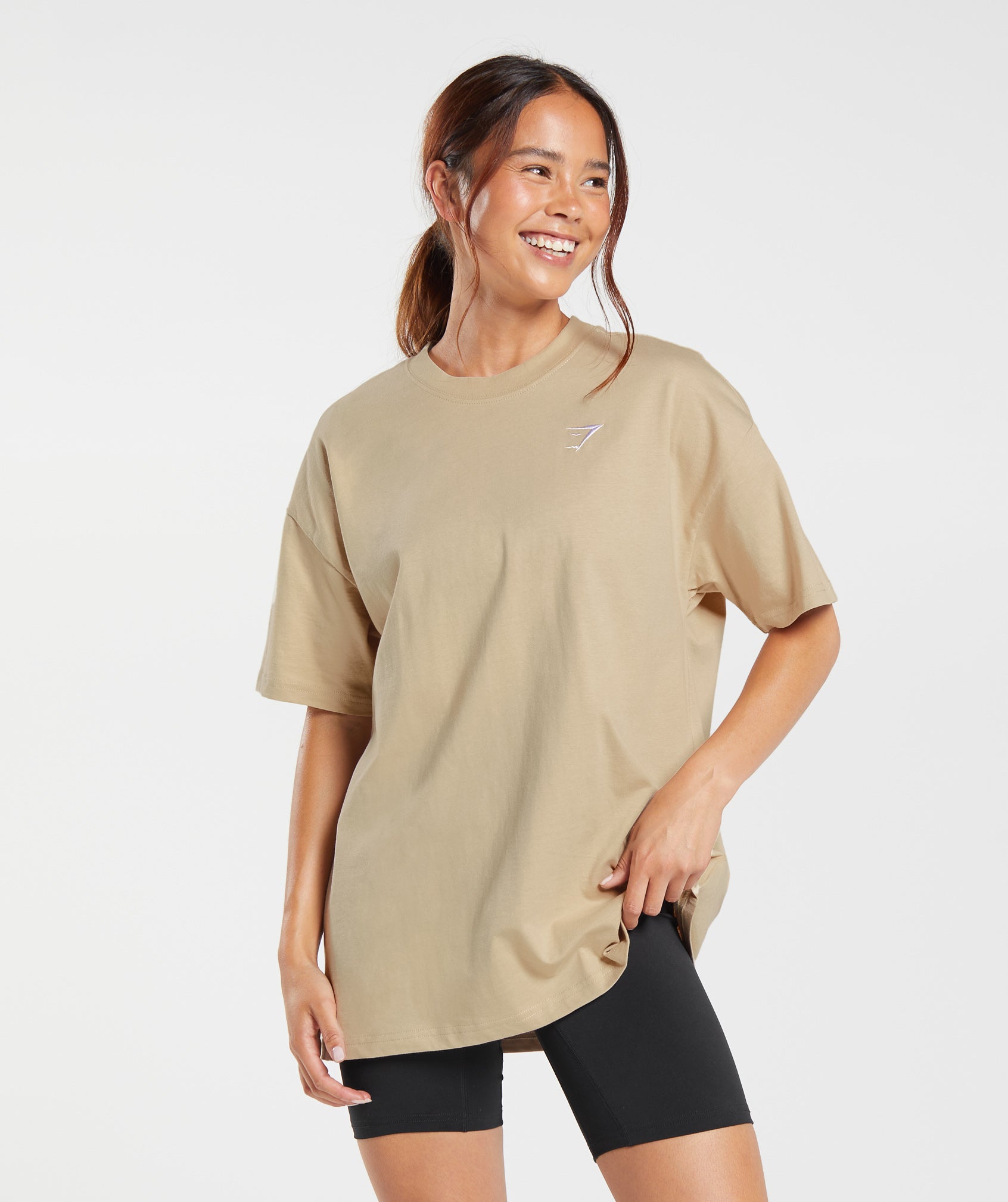 gymshark-training-oversized-t-shirt-desert-beige-aw23