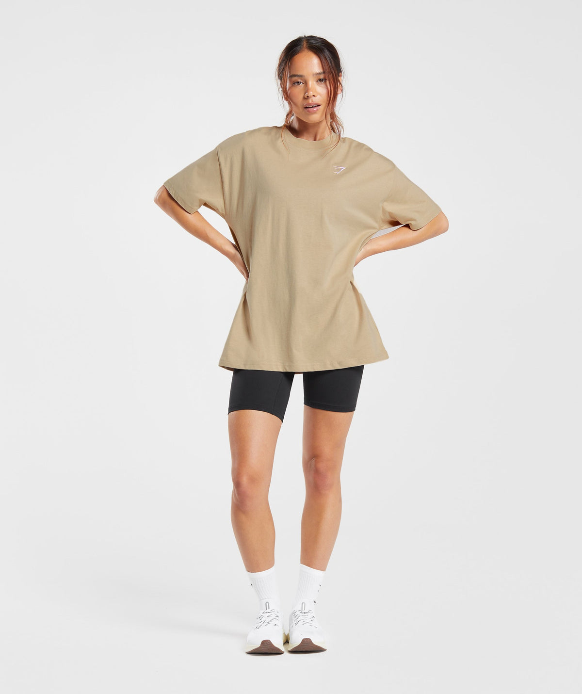 gymshark-training-oversized-t-shirt-desert-beige-aw23