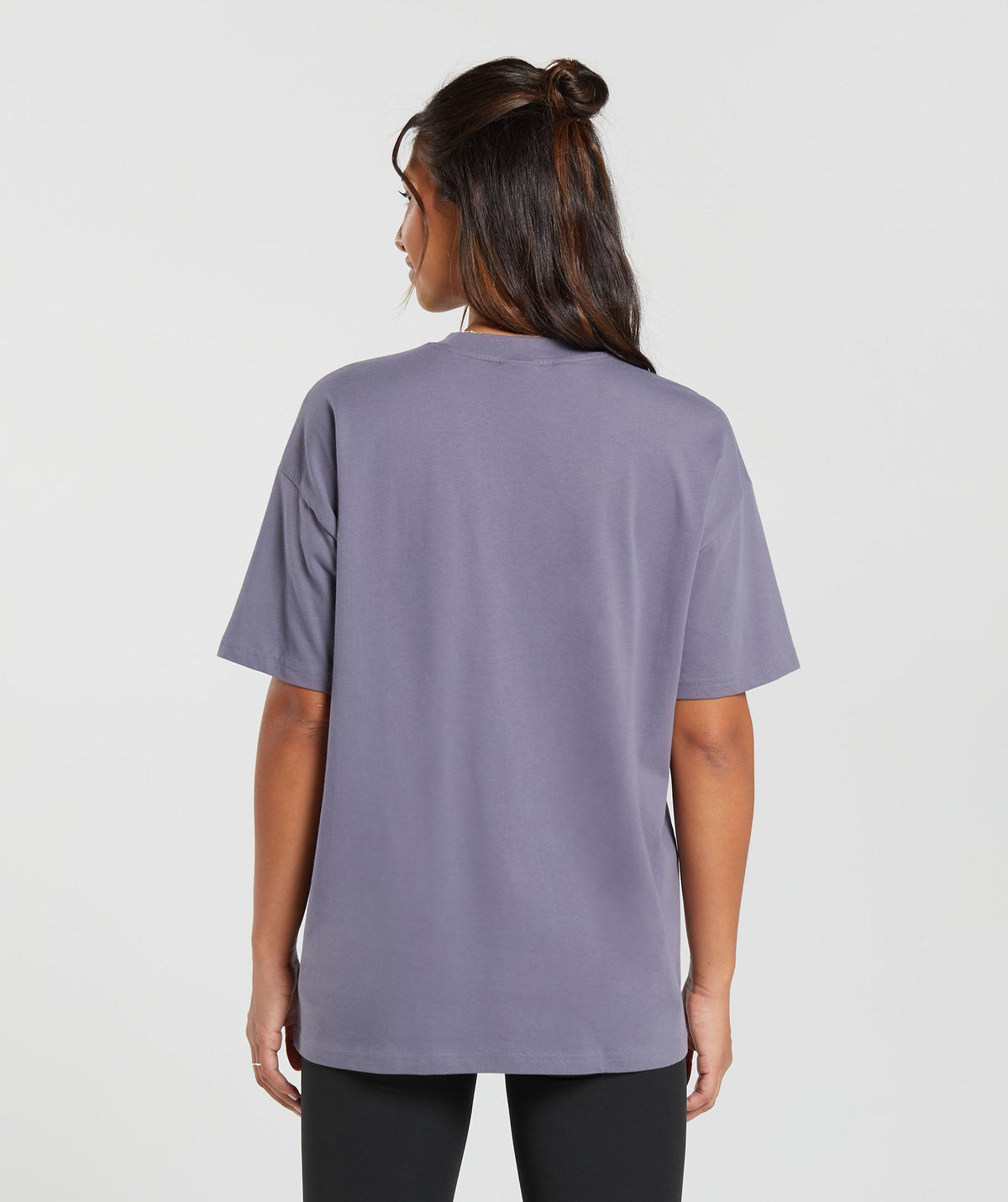 gymshark-training-oversized-t-shirt-dewberry-purple-aw23