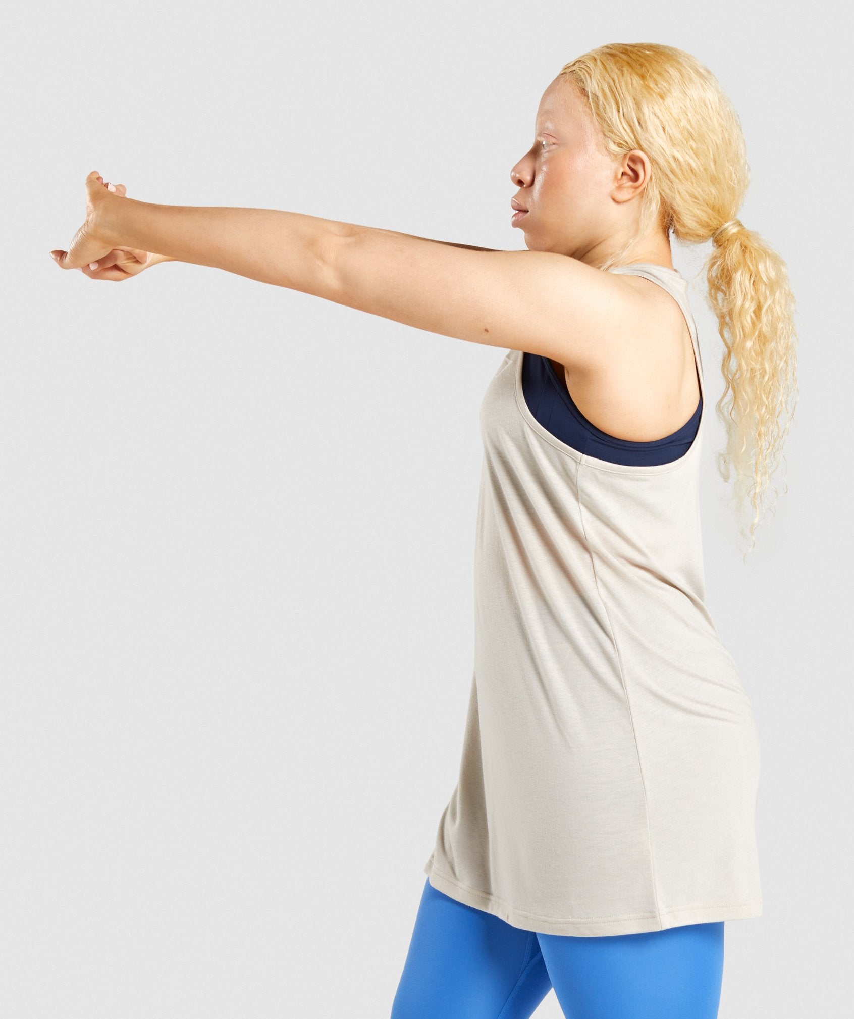 gymshark-training-oversized-vest-grey