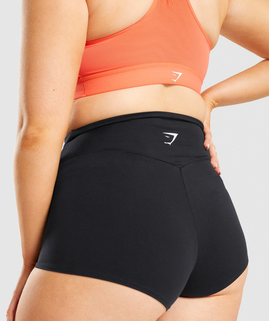 gymshark-training-short-length-shorts-black-white
