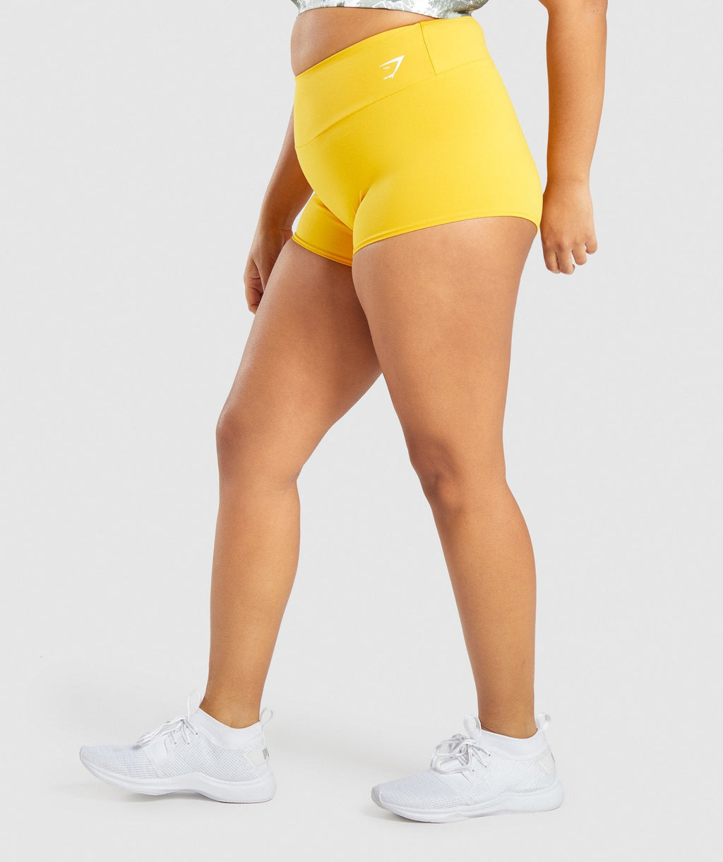 gymshark-training-short-length-shorts-yellow-aw21-aw21