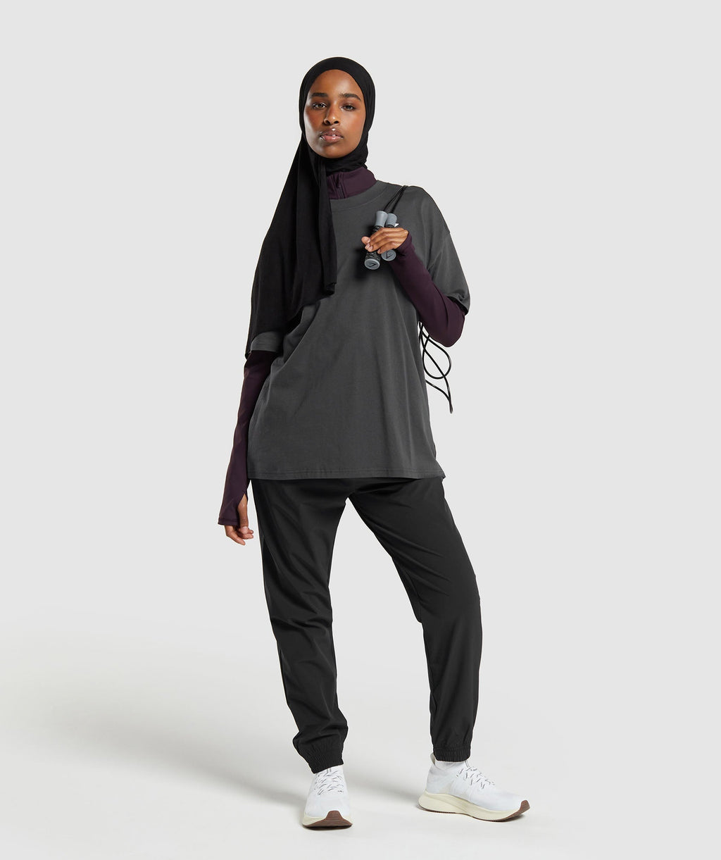 gymshark-training-woven-joggers-black
