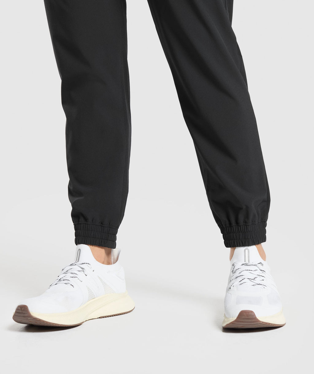 gymshark-training-woven-joggers-black