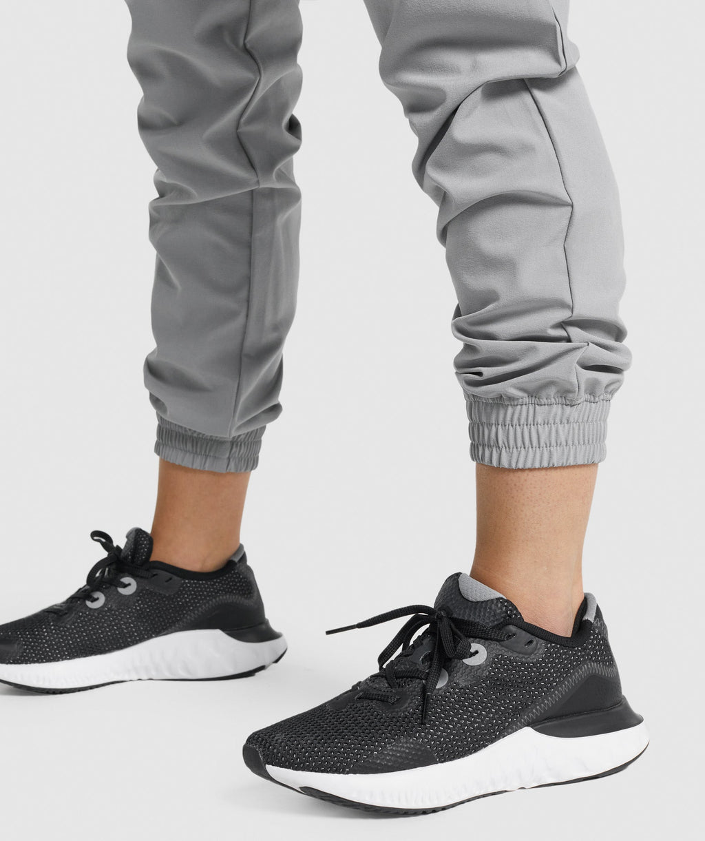 gymshark-training-woven-joggers-grey