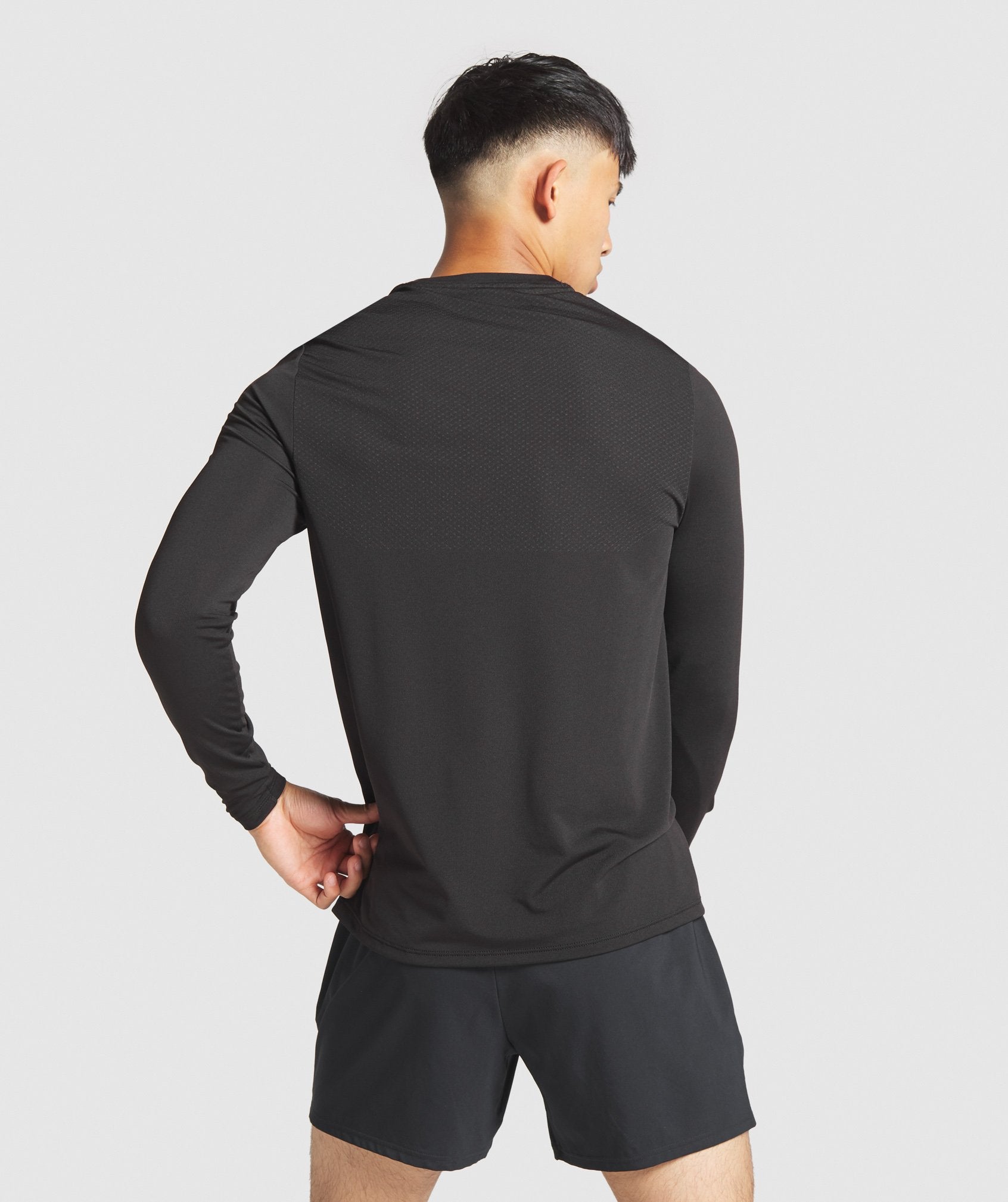 gymshark-vital-long-sleeve-t-shirt-black-marl