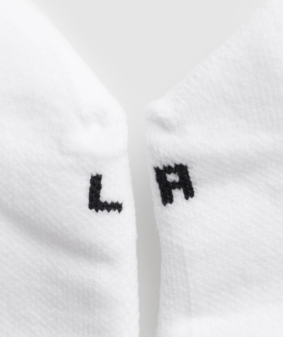 gymshark-tab-running-socks-white-aw24