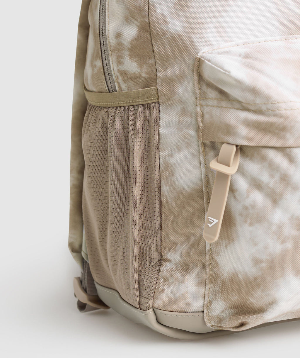 gymshark-tie-dye-everyday-backpack-sand-brown-ss24