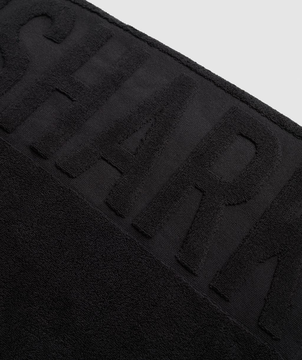 gymshark-towel-black-aw21