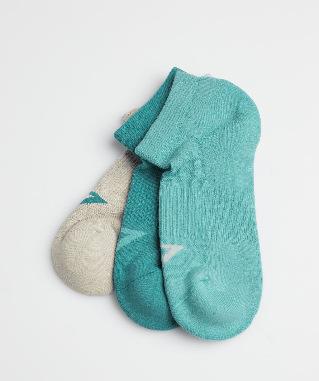 gymshark-trainer-socks-3pk-blue-jewel-green-pebble-grey-ss23