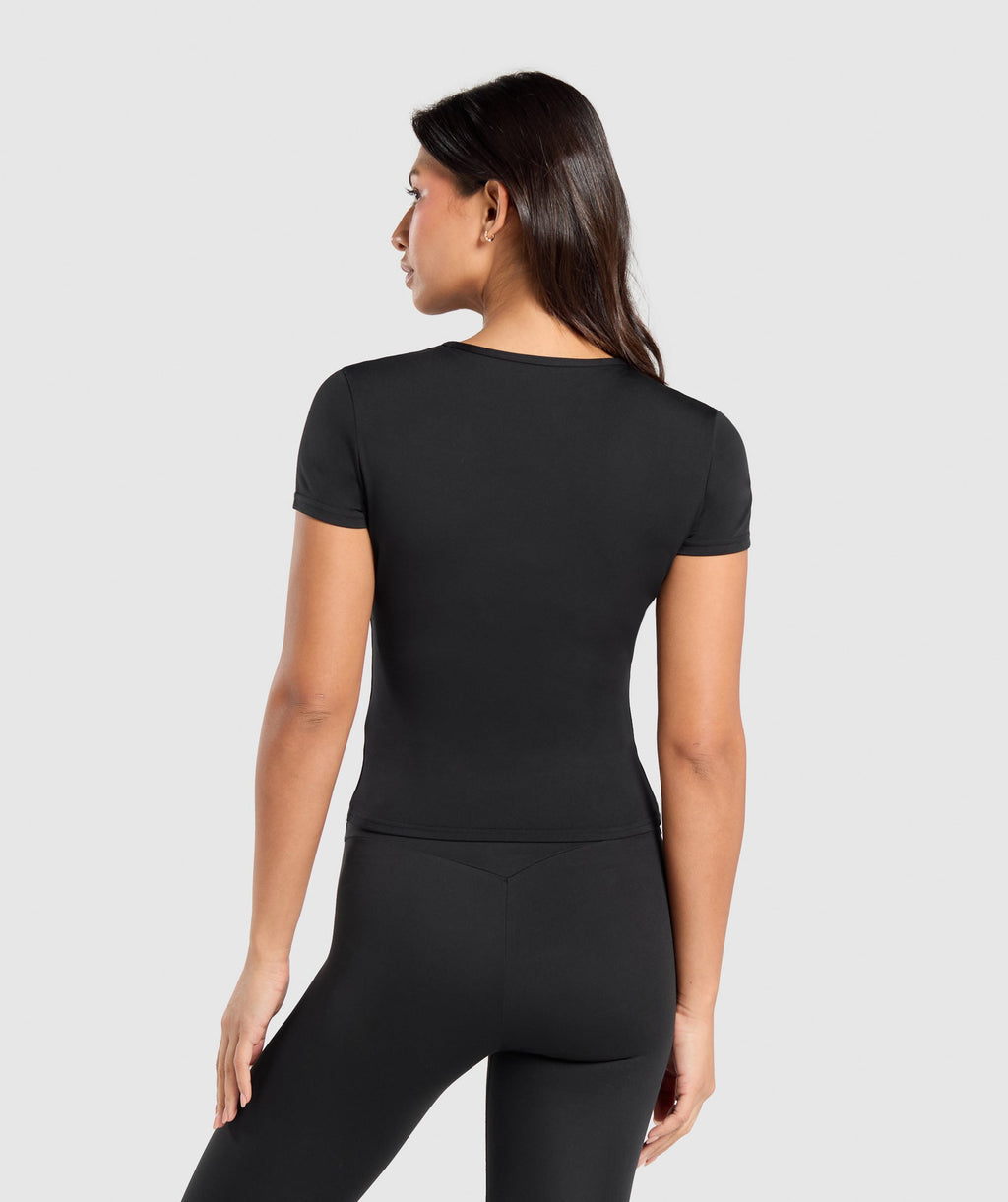 gymshark-training-baby-tee-black-ss25