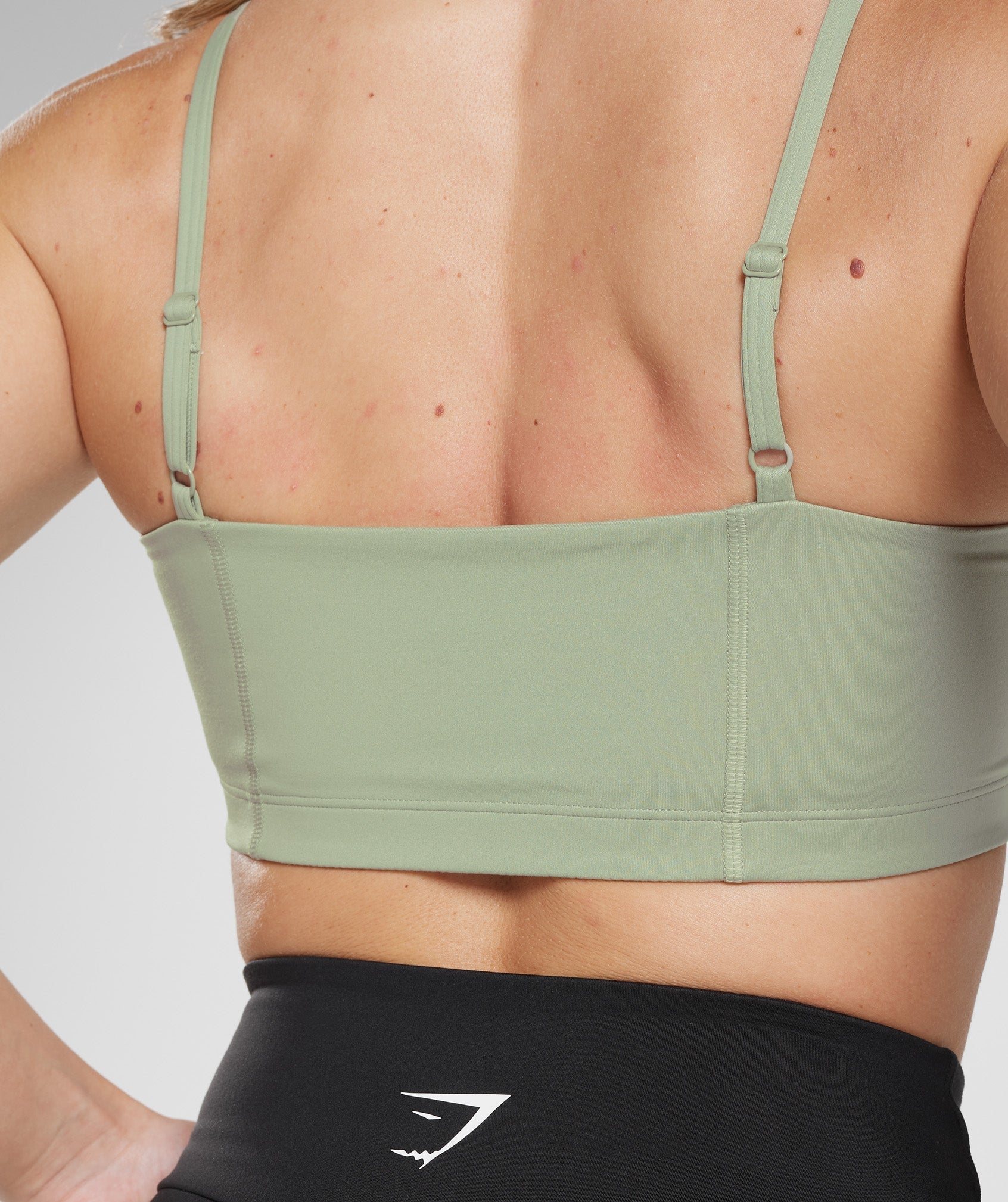 gymshark-bandeau-sports-bra-light-olive-green-ss23