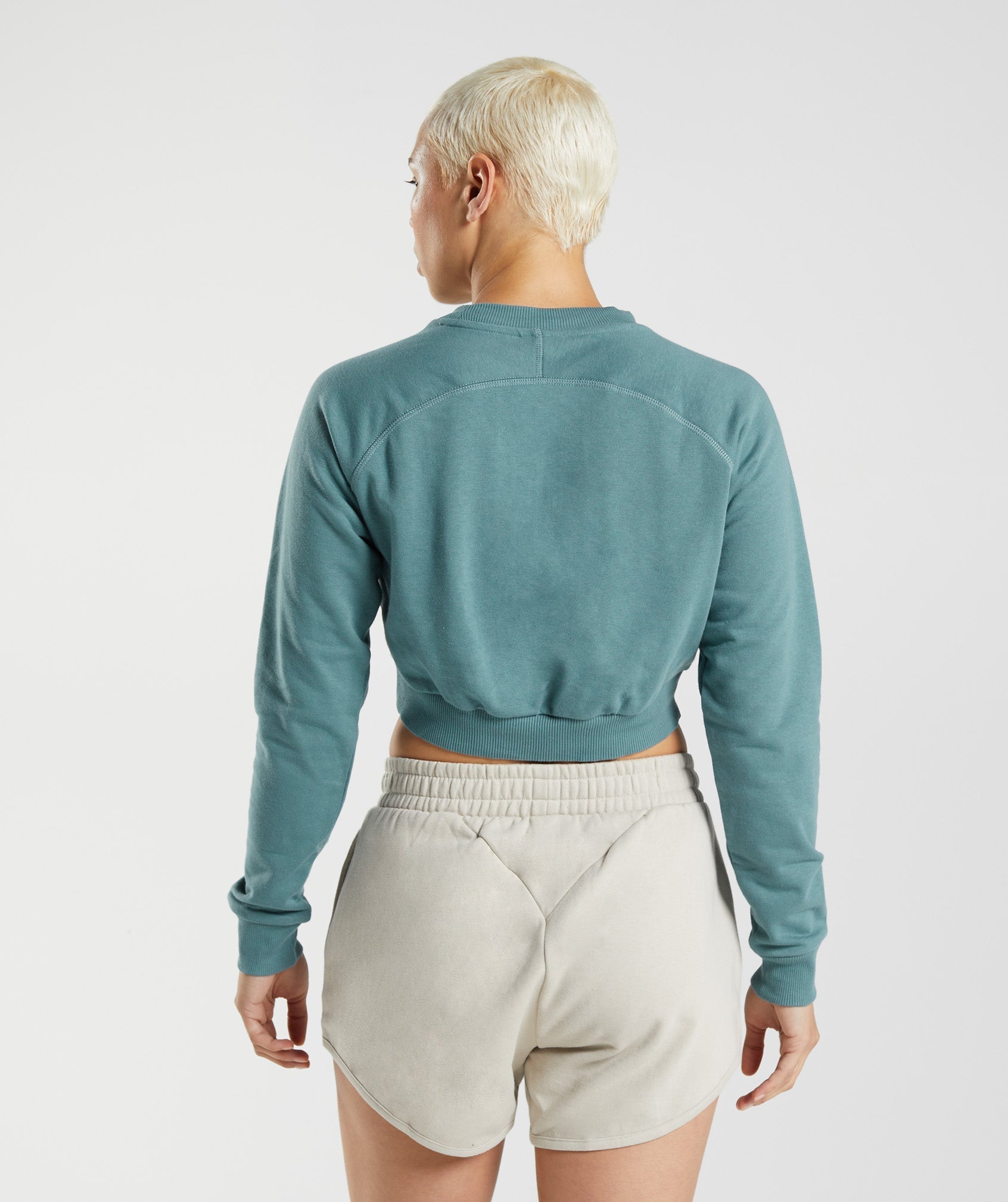 gymshark-training-cropped-sweater-charred-blue-aw22