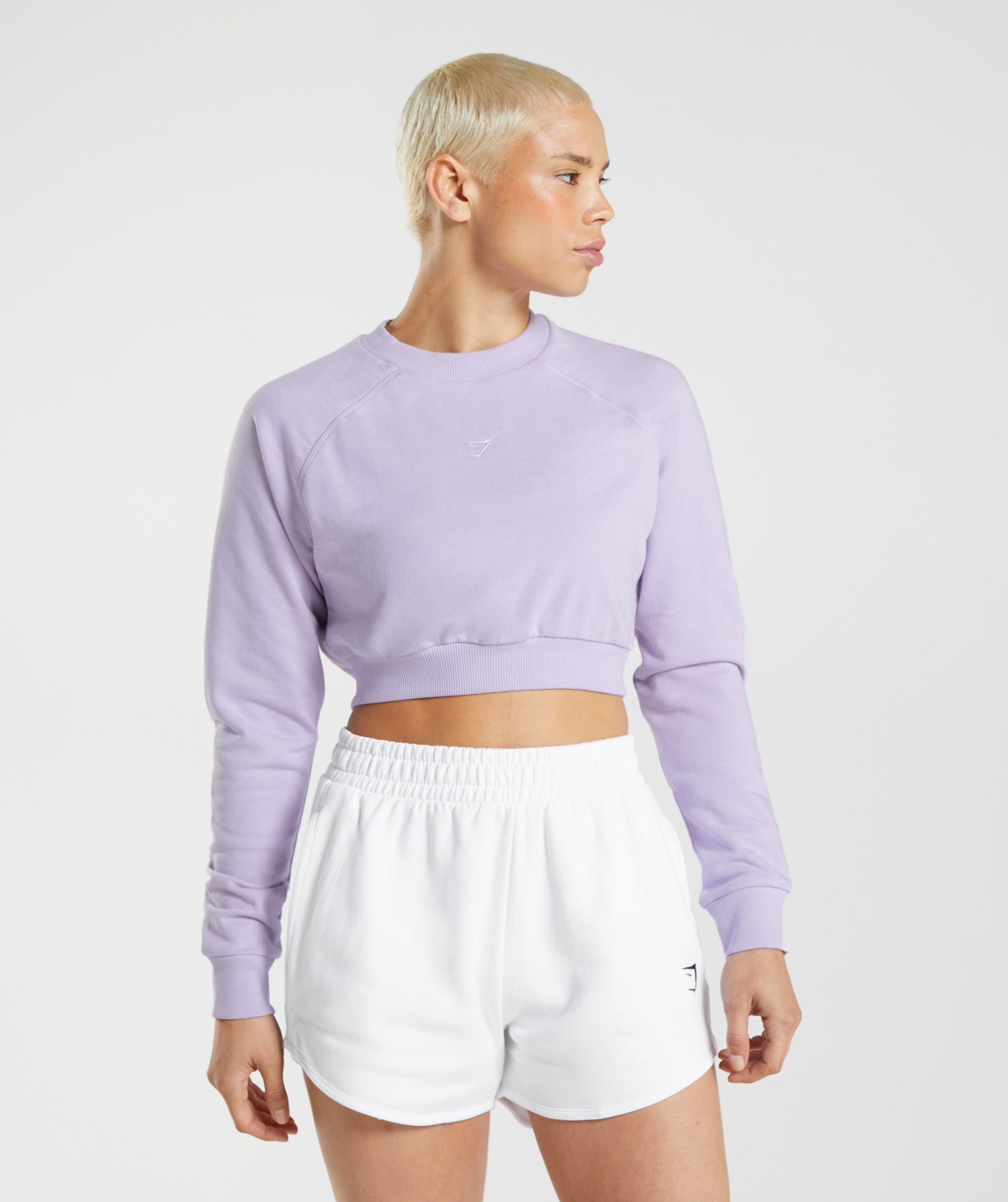gymshark-training-cropped-sweater-soft-lilac-aw22